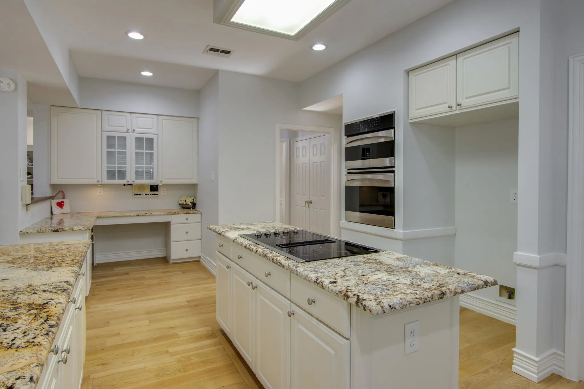 Single Family Residence For Sale in Dallas County , 210 Chinaberry Way, Coppell, Texas 75019, 5 Bedroom, 4 Bathroom, 2 Garage spaces, 4,005 Sqft, built in 1992, mls#21409043, Real Estate Agent in Coppell, Homes For Sale in Dallas county, Homes For Sale in Coppell, Realtor in Coppell Texas, Real Estate Brokerage Independent Realty Texas, Luminita Cordes Realtor