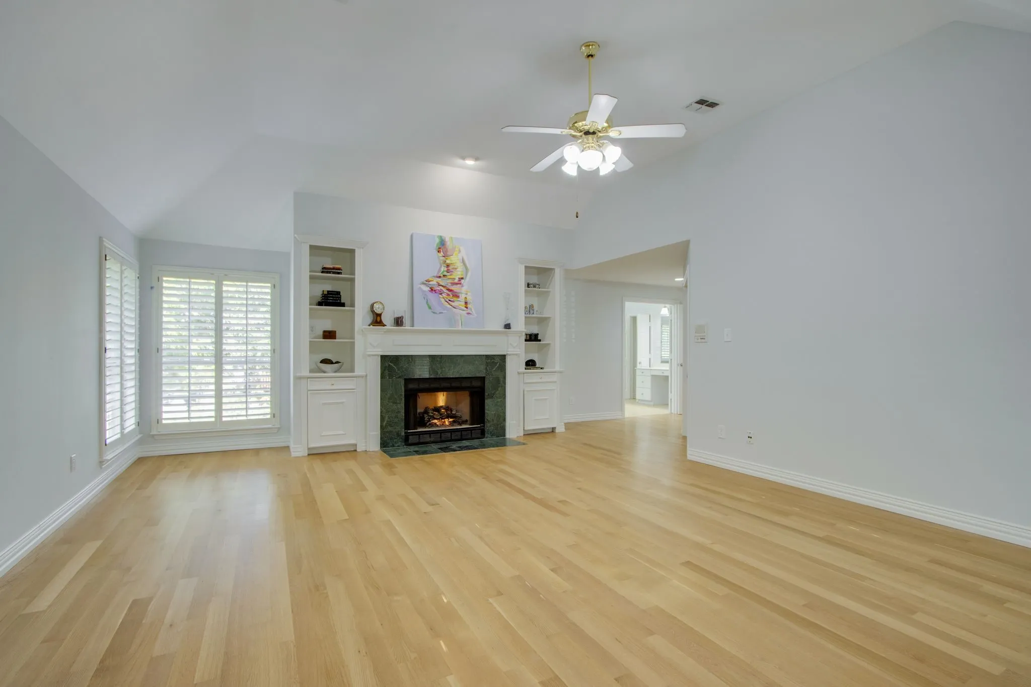 Single Family Residence For Sale in Dallas County , 210 Chinaberry Way, Coppell, Texas 75019, 5 Bedroom, 4 Bathroom, 2 Garage spaces, 4,005 Sqft, built in 1992, mls#21409043, Real Estate Agent in Coppell, Homes For Sale in Dallas county, Homes For Sale in Coppell, Realtor in Coppell Texas, Real Estate Brokerage Independent Realty Texas, Luminita Cordes Realtor