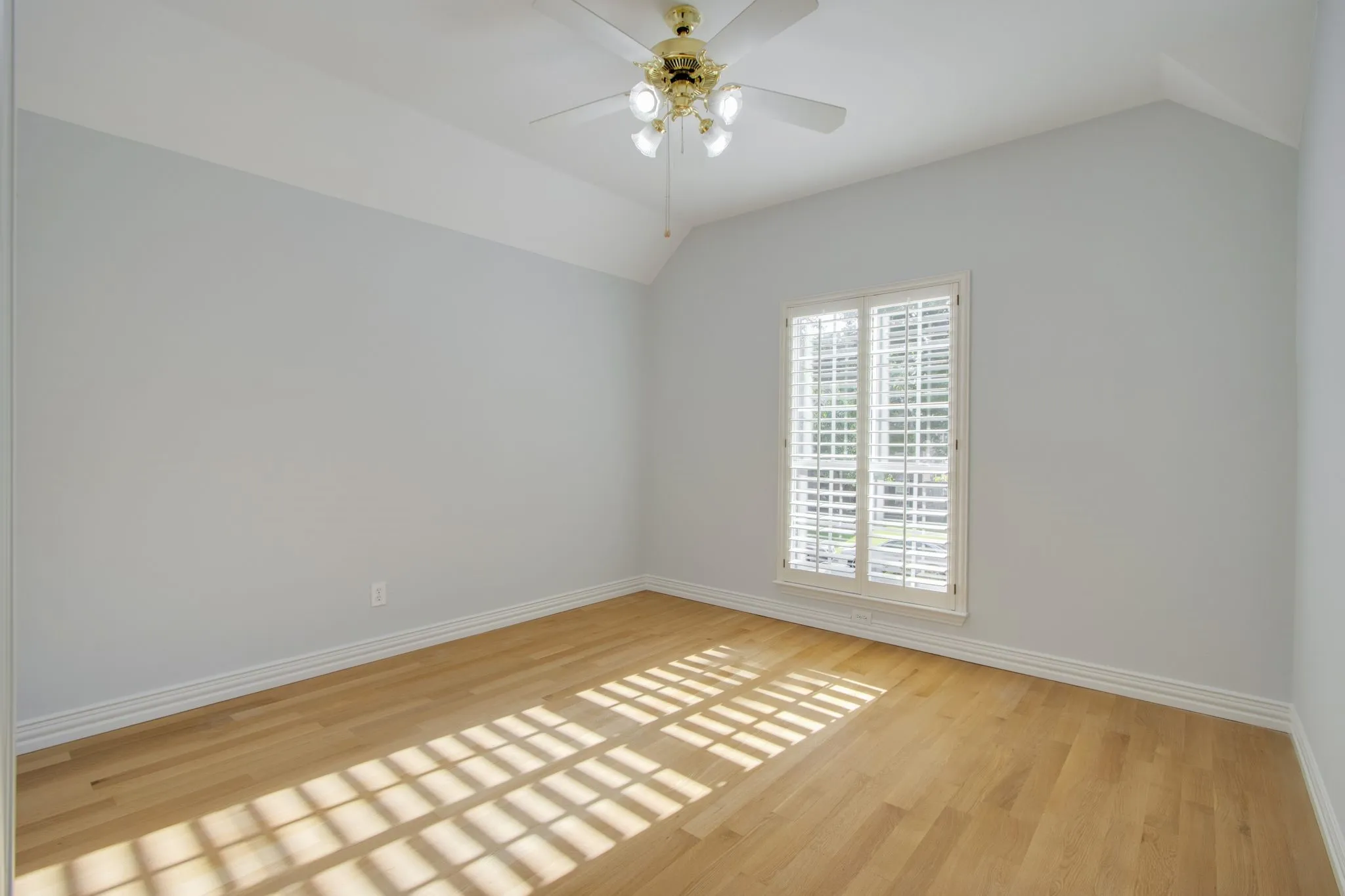 Single Family Residence For Sale in Dallas County , 210 Chinaberry Way, Coppell, Texas 75019, 5 Bedroom, 4 Bathroom, 2 Garage spaces, 4,005 Sqft, built in 1992, mls#21409043, Real Estate Agent in Coppell, Homes For Sale in Dallas county, Homes For Sale in Coppell, Realtor in Coppell Texas, Real Estate Brokerage Independent Realty Texas, Luminita Cordes Realtor