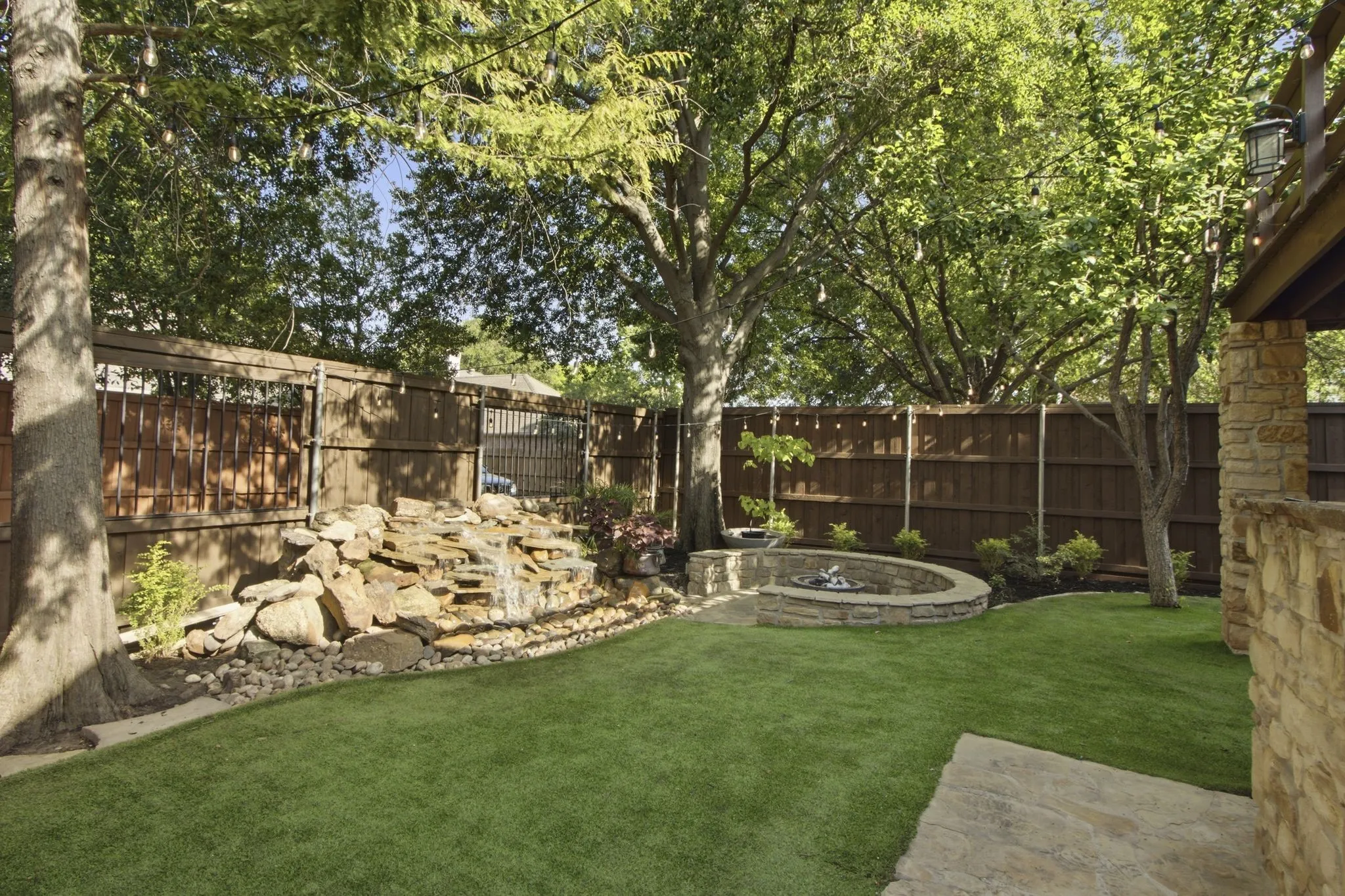 Single Family Residence For Sale in Dallas County , 210 Chinaberry Way, Coppell, Texas 75019, 5 Bedroom, 4 Bathroom, 2 Garage spaces, 4,005 Sqft, built in 1992, mls#21409043, Real Estate Agent in Coppell, Homes For Sale in Dallas county, Homes For Sale in Coppell, Realtor in Coppell Texas, Real Estate Brokerage Independent Realty Texas, Luminita Cordes Realtor