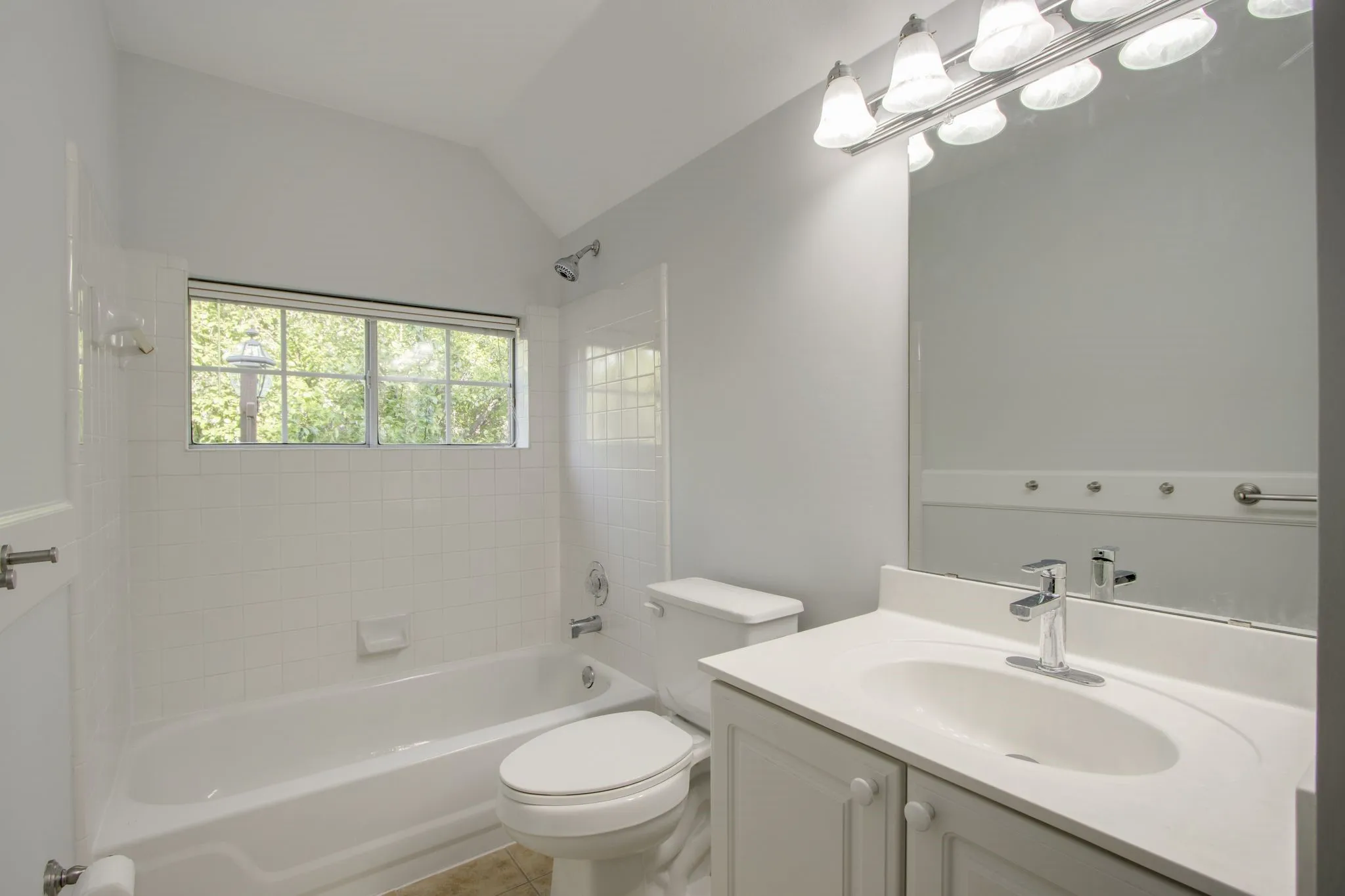 Single Family Residence For Sale in Dallas County , 210 Chinaberry Way, Coppell, Texas 75019, 5 Bedroom, 4 Bathroom, 2 Garage spaces, 4,005 Sqft, built in 1992, mls#21409043, Real Estate Agent in Coppell, Homes For Sale in Dallas county, Homes For Sale in Coppell, Realtor in Coppell Texas, Real Estate Brokerage Independent Realty Texas, Luminita Cordes Realtor