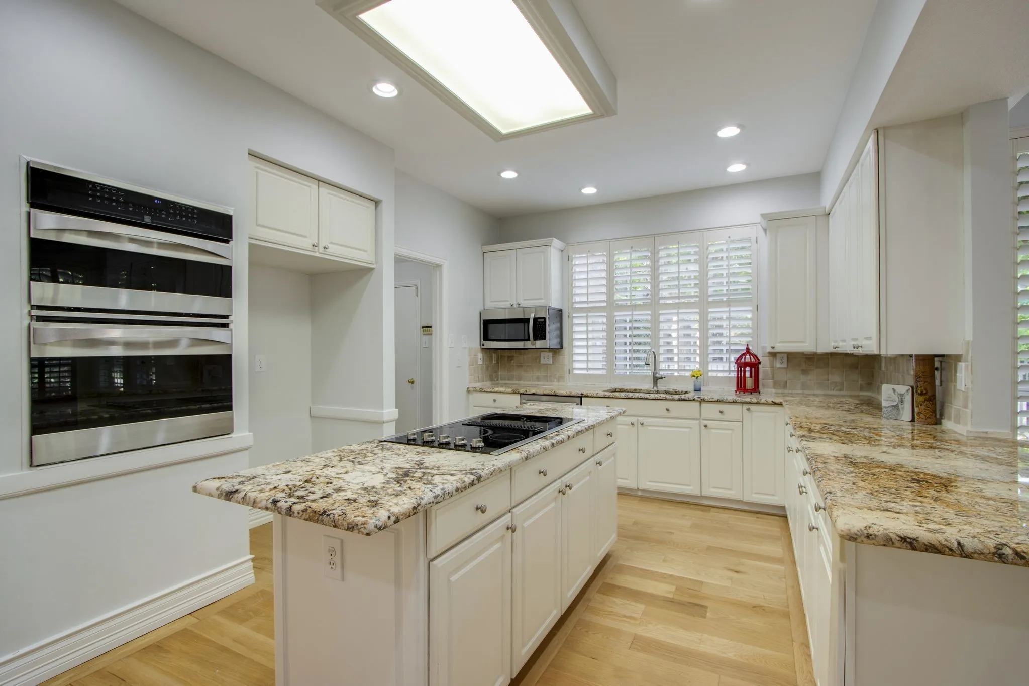 Single Family Residence For Sale in Dallas County , 210 Chinaberry Way, Coppell, Texas 75019, 5 Bedroom, 4 Bathroom, 2 Garage spaces, 4,005 Sqft, built in 1992, mls#21409043, Real Estate Agent in Coppell, Homes For Sale in Dallas county, Homes For Sale in Coppell, Realtor in Coppell Texas, Real Estate Brokerage Independent Realty Texas, Luminita Cordes Realtor