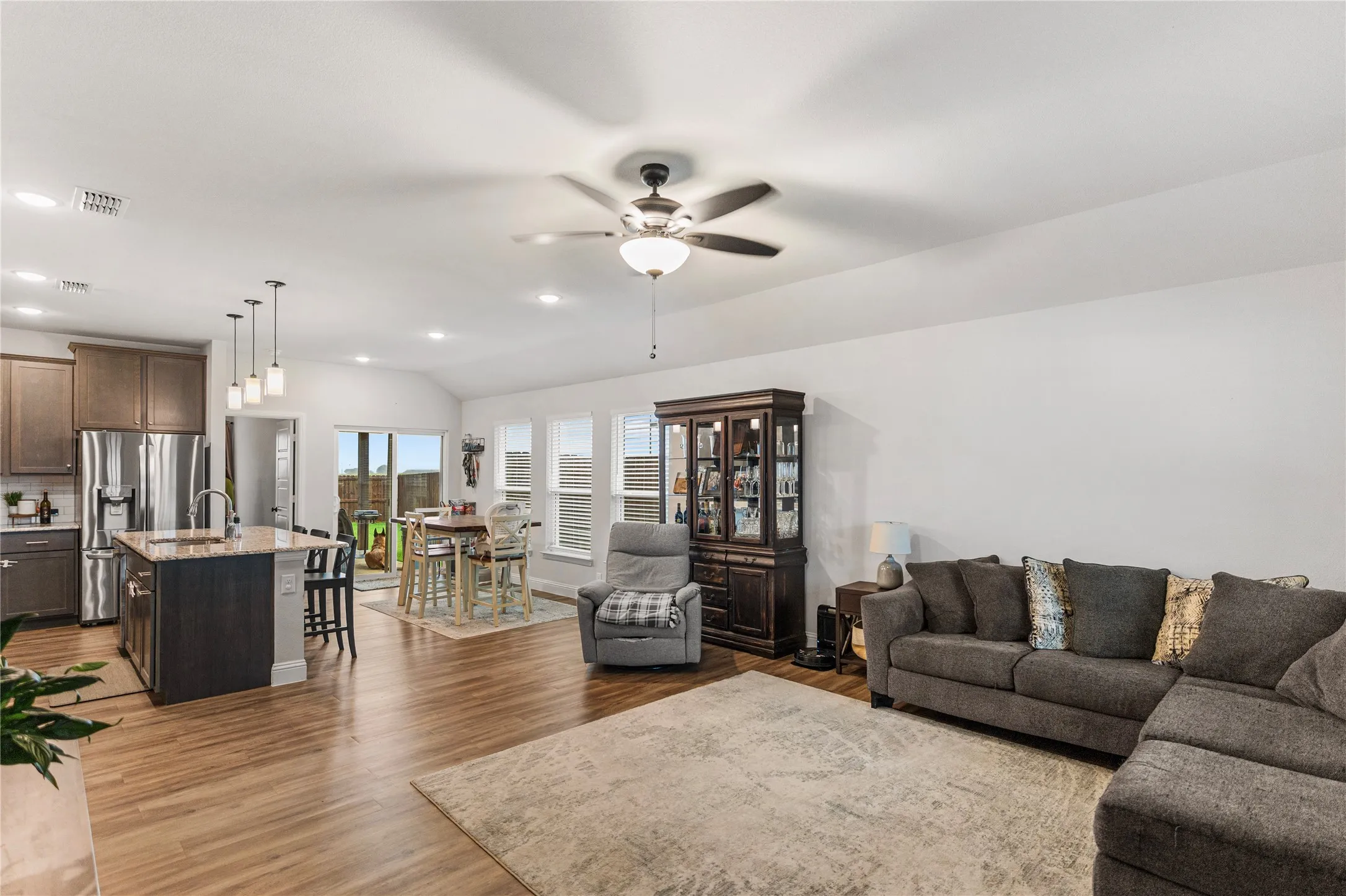 Single Family Residence For Sale in Cooke County , 106 Palamino Dr, Lindsay, Texas 76250, 3 Bedroom, 2 Bathroom, 2 Garage spaces, 1,385 Sqft, built in 2022, mls#21407852, Real Estate Agent in Lindsay, Homes For Sale in Cooke county, Homes For Sale in Lindsay, Realtor in Lindsay Texas, Real Estate Brokerage Independent Realty Texas, Luminita Cordes Realtor