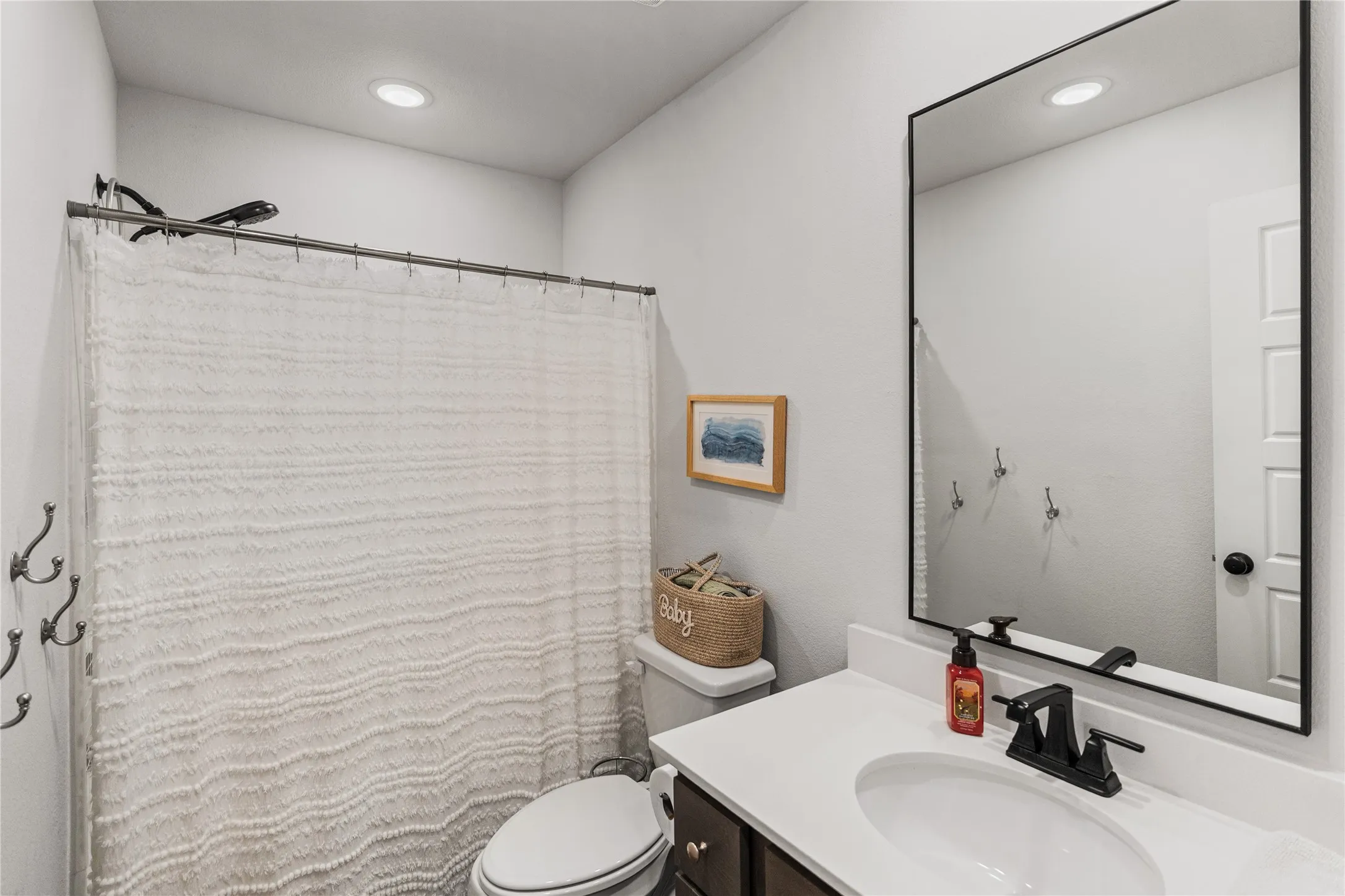 Single Family Residence For Sale in Cooke County , 106 Palamino Dr, Lindsay, Texas 76250, 3 Bedroom, 2 Bathroom, 2 Garage spaces, 1,385 Sqft, built in 2022, mls#21407852, Real Estate Agent in Lindsay, Homes For Sale in Cooke county, Homes For Sale in Lindsay, Realtor in Lindsay Texas, Real Estate Brokerage Independent Realty Texas, Luminita Cordes Realtor