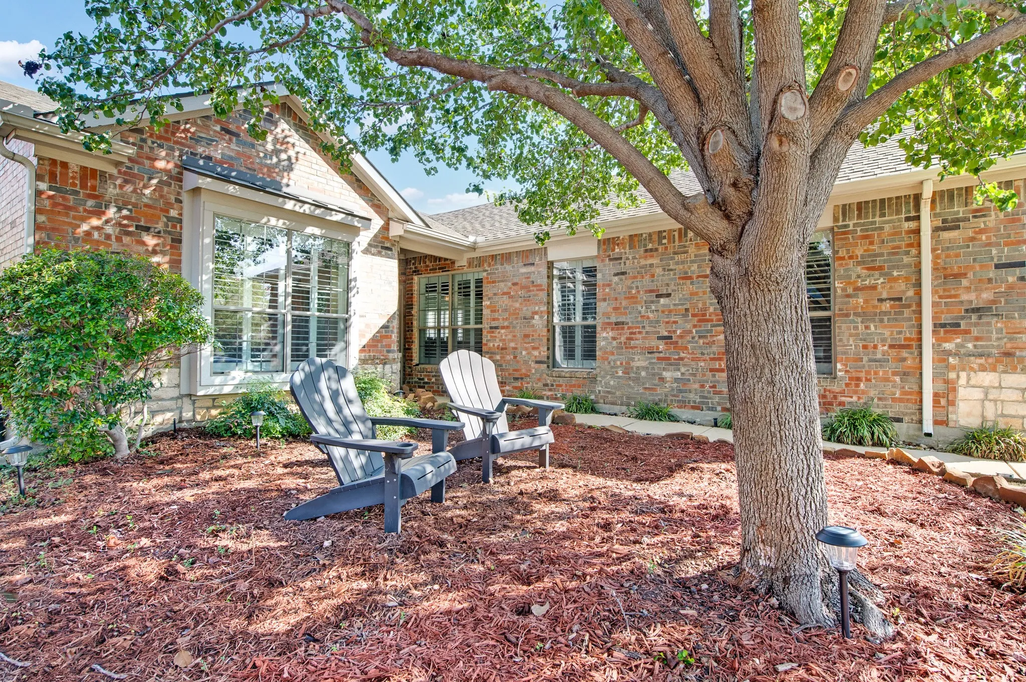 Single Family Residence For Sale in Denton County , 3805 Pineoak Lane, Denton, Texas 76210, 2 Bedroom, 2 Bathroom, 2 Garage spaces, 1,757 Sqft, built in 2007, mls#21408817, Real Estate Agent in Denton, Homes For Sale in Denton county, Homes For Sale in Denton, Realtor in Denton Texas, Real Estate Brokerage Independent Realty Texas, Luminita Cordes Realtor