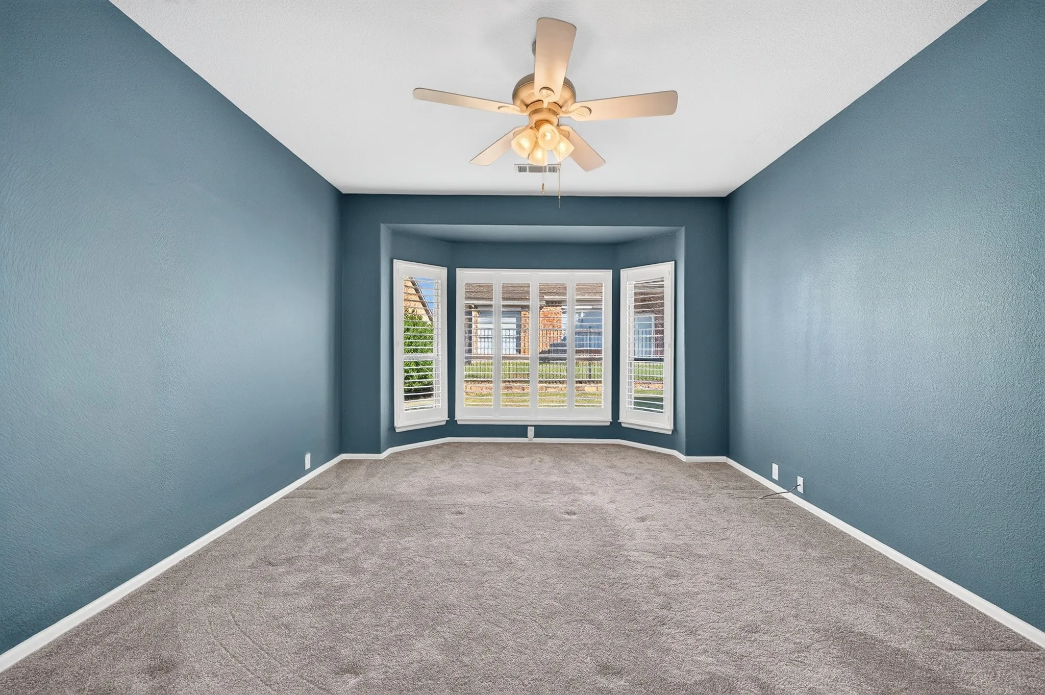 Single Family Residence For Sale in Denton County , 3805 Pineoak Lane, Denton, Texas 76210, 2 Bedroom, 2 Bathroom, 2 Garage spaces, 1,757 Sqft, built in 2007, mls#21408817, Real Estate Agent in Denton, Homes For Sale in Denton county, Homes For Sale in Denton, Realtor in Denton Texas, Real Estate Brokerage Independent Realty Texas, Luminita Cordes Realtor