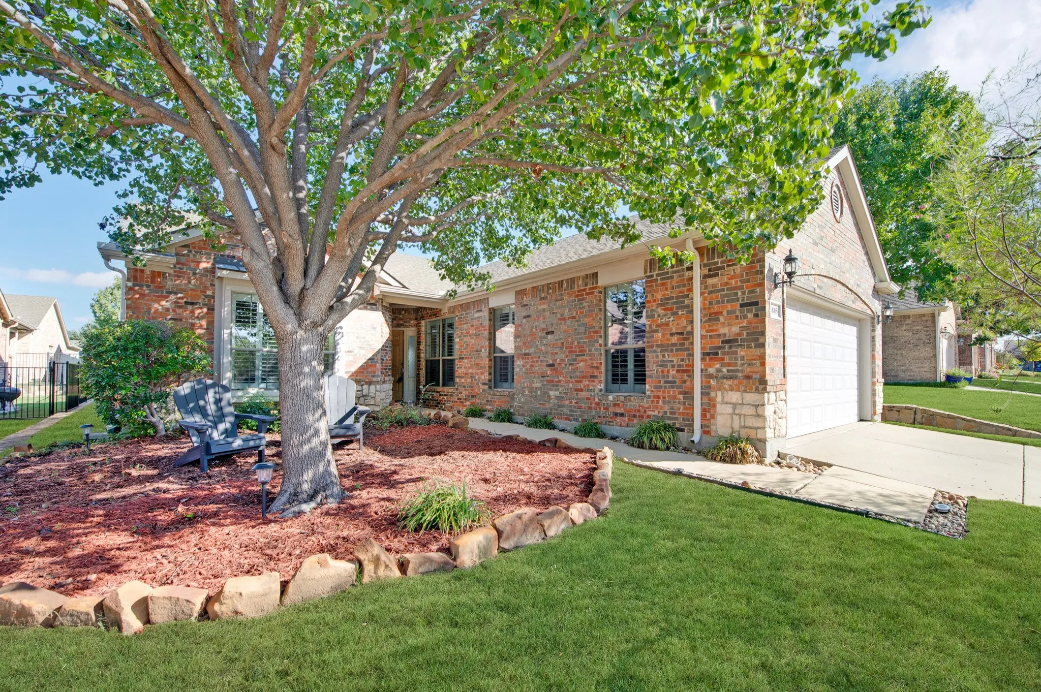 Single Family Residence For Sale in Denton County , 3805 Pineoak Lane, Denton, Texas 76210, 2 Bedroom, 2 Bathroom, 2 Garage spaces, 1,757 Sqft, built in 2007, mls#21408817, Real Estate Agent in Denton, Homes For Sale in Denton county, Homes For Sale in Denton, Realtor in Denton Texas, Real Estate Brokerage Independent Realty Texas, Luminita Cordes Realtor