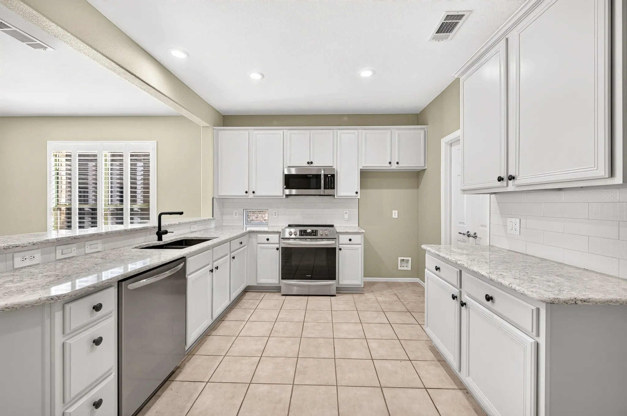 Single Family Residence For Sale in Denton County , 3805 Pineoak Lane, Denton, Texas 76210, 2 Bedroom, 2 Bathroom, 2 Garage spaces, 1,757 Sqft, built in 2007, mls#21408817, Real Estate Agent in Denton, Homes For Sale in Denton county, Homes For Sale in Denton, Realtor in Denton Texas, Real Estate Brokerage Independent Realty Texas, Luminita Cordes Realtor