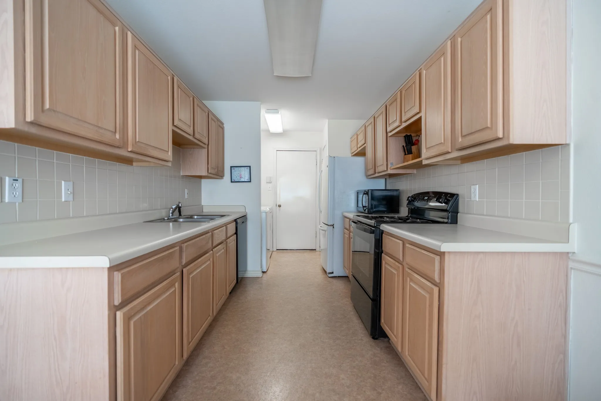 Condominium For Sale in Smith County , 1202 Rice Road 147, Tyler, Texas 75703, 2 Bedroom, 2 Bathroom, 2 Garage spaces, 1,298 Sqft, built in 1996, mls#21409044, Real Estate Agent in Tyler, Homes For Sale in Smith county, Homes For Sale in Tyler, Realtor in Tyler Texas, Real Estate Brokerage Independent Realty Texas, Luminita Cordes Realtor