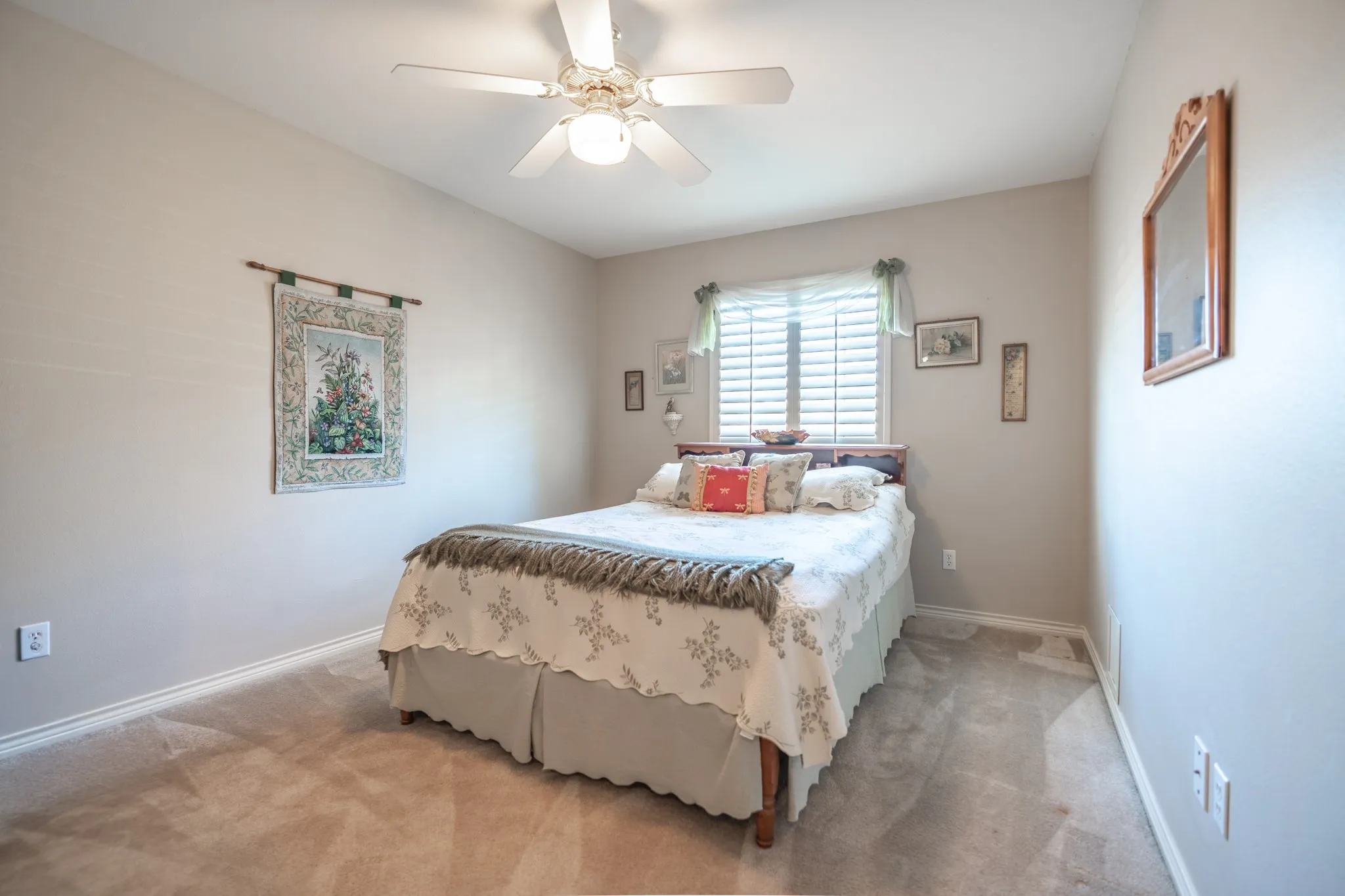 Condominium For Sale in Smith County , 1202 Rice Road 147, Tyler, Texas 75703, 2 Bedroom, 2 Bathroom, 2 Garage spaces, 1,298 Sqft, built in 1996, mls#21409044, Real Estate Agent in Tyler, Homes For Sale in Smith county, Homes For Sale in Tyler, Realtor in Tyler Texas, Real Estate Brokerage Independent Realty Texas, Luminita Cordes Realtor