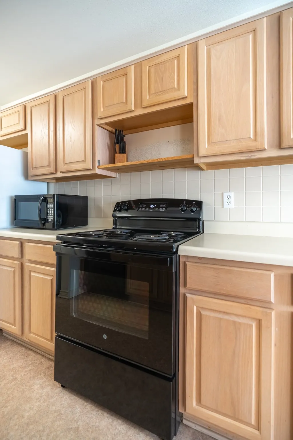 Condominium For Sale in Smith County , 1202 Rice Road 147, Tyler, Texas 75703, 2 Bedroom, 2 Bathroom, 2 Garage spaces, 1,298 Sqft, built in 1996, mls#21409044, Real Estate Agent in Tyler, Homes For Sale in Smith county, Homes For Sale in Tyler, Realtor in Tyler Texas, Real Estate Brokerage Independent Realty Texas, Luminita Cordes Realtor