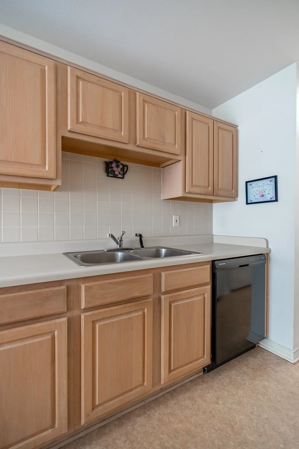 Condominium For Sale in Smith County , 1202 Rice Road 147, Tyler, Texas 75703, 2 Bedroom, 2 Bathroom, 2 Garage spaces, 1,298 Sqft, built in 1996, mls#21409044, Real Estate Agent in Tyler, Homes For Sale in Smith county, Homes For Sale in Tyler, Realtor in Tyler Texas, Real Estate Brokerage Independent Realty Texas, Luminita Cordes Realtor