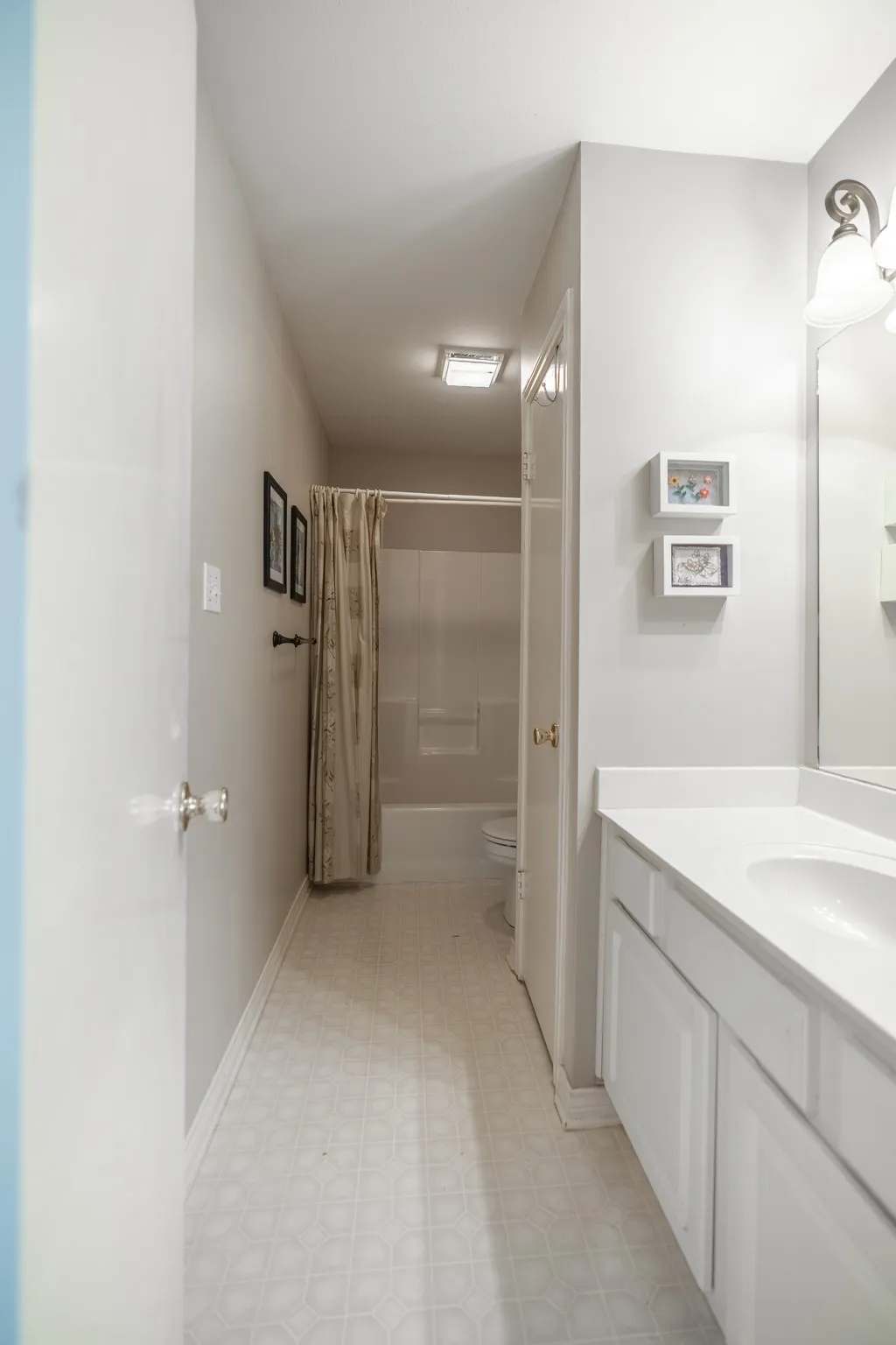Condominium For Sale in Smith County , 1202 Rice Road 147, Tyler, Texas 75703, 2 Bedroom, 2 Bathroom, 2 Garage spaces, 1,298 Sqft, built in 1996, mls#21409044, Real Estate Agent in Tyler, Homes For Sale in Smith county, Homes For Sale in Tyler, Realtor in Tyler Texas, Real Estate Brokerage Independent Realty Texas, Luminita Cordes Realtor