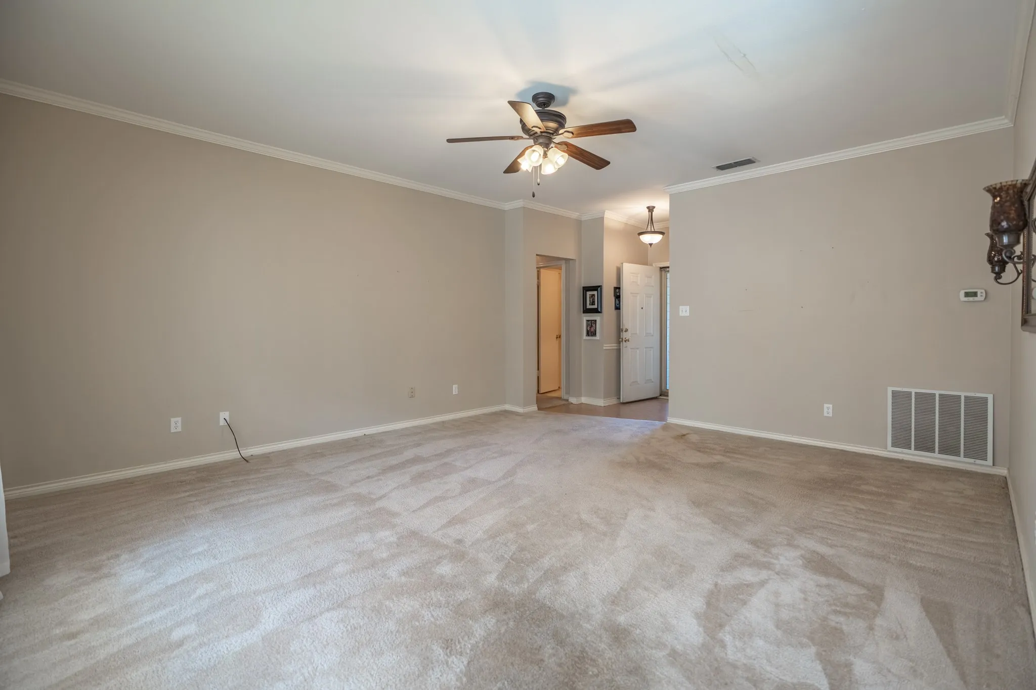 Condominium For Sale in Smith County , 1202 Rice Road 147, Tyler, Texas 75703, 2 Bedroom, 2 Bathroom, 2 Garage spaces, 1,298 Sqft, built in 1996, mls#21409044, Real Estate Agent in Tyler, Homes For Sale in Smith county, Homes For Sale in Tyler, Realtor in Tyler Texas, Real Estate Brokerage Independent Realty Texas, Luminita Cordes Realtor