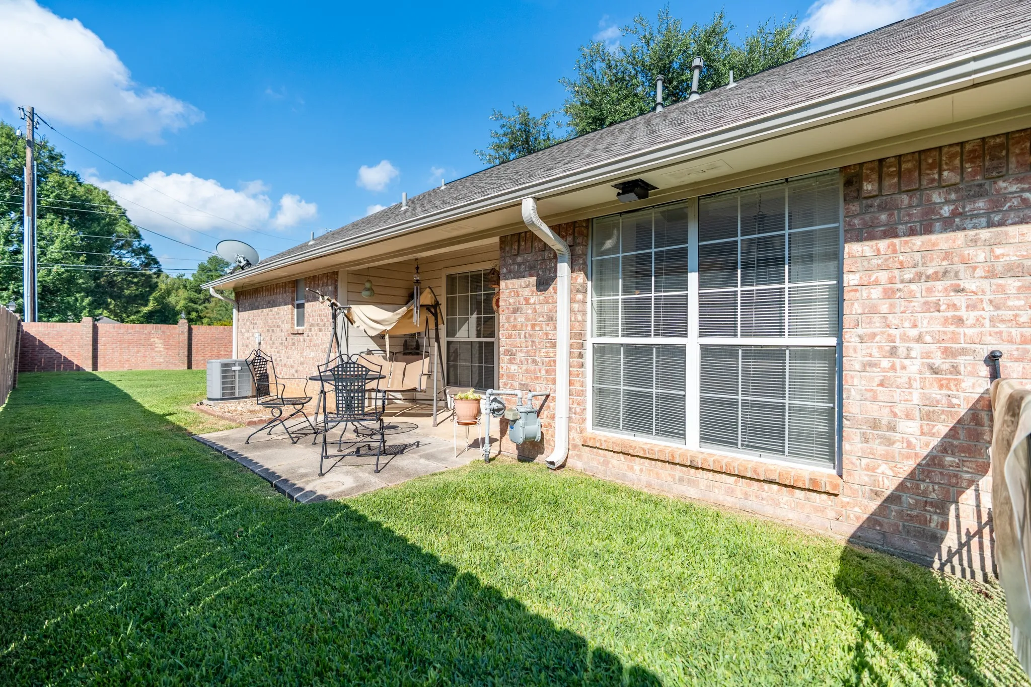 Condominium For Sale in Smith County , 1202 Rice Road 147, Tyler, Texas 75703, 2 Bedroom, 2 Bathroom, 2 Garage spaces, 1,298 Sqft, built in 1996, mls#21409044, Real Estate Agent in Tyler, Homes For Sale in Smith county, Homes For Sale in Tyler, Realtor in Tyler Texas, Real Estate Brokerage Independent Realty Texas, Luminita Cordes Realtor