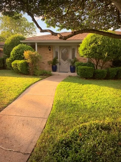 Single Family Residence For Rent in Dallas County , 1813 University Drive, Richardson, Texas 75081, 3 Bedroom, 2 Bathroom, 2 Garage spaces, 2,204 Sqft, built in 1973, mls#21409052, Real Estate Agent in Richardson, Homes For Rent in Dallas county, Homes For Rent in Richardson, Realtor in Richardson Texas, Real Estate Brokerage Independent Realty Texas, Luminita Cordes Realtor