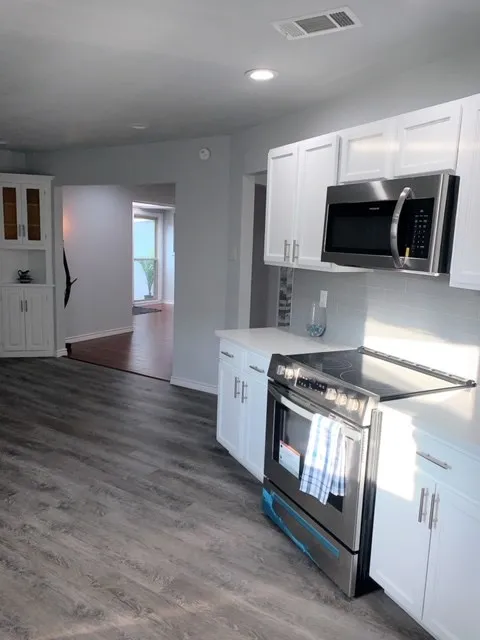 Single Family Residence For Rent in Dallas County , 1813 University Drive, Richardson, Texas 75081, 3 Bedroom, 2 Bathroom, 2 Garage spaces, 2,204 Sqft, built in 1973, mls#21409052, Real Estate Agent in Richardson, Homes For Rent in Dallas county, Homes For Rent in Richardson, Realtor in Richardson Texas, Real Estate Brokerage Independent Realty Texas, Luminita Cordes Realtor