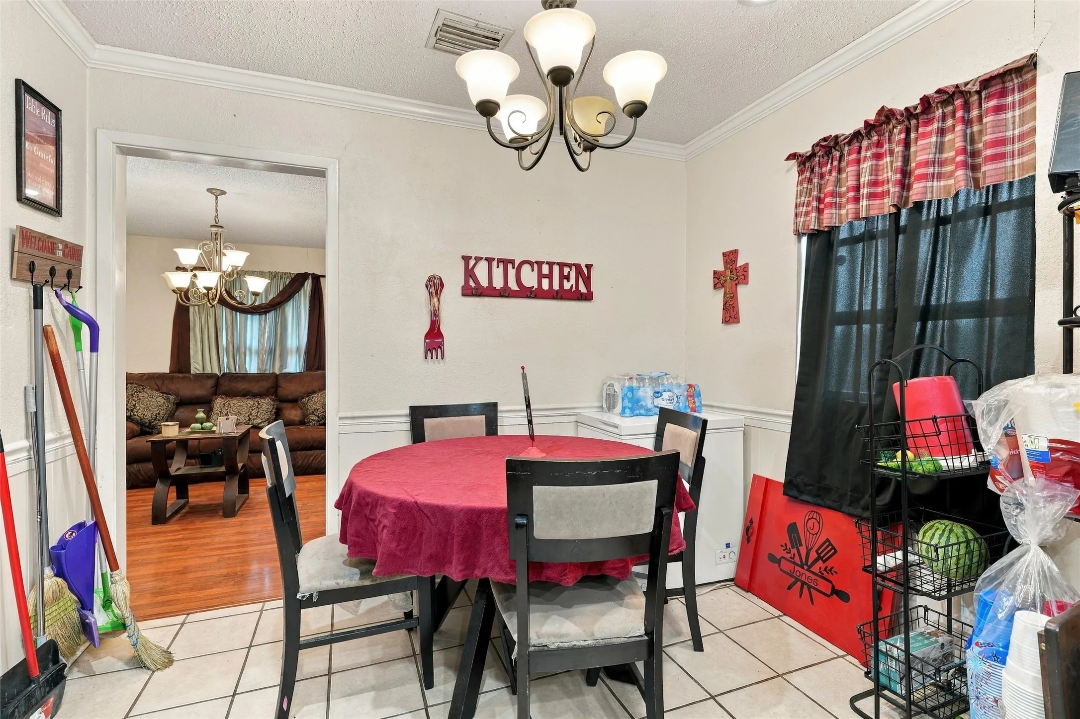Single Family Residence For Sale in Mc Lennan County , 301 Brenda Drive, Hewitt, Texas 76643, 3 Bedroom, 2 Bathroom, 2 Garage spaces, 1,801 Sqft, built in 1977, mls#21403841, Real Estate Agent in Hewitt, Homes For Sale in Mc Lennan county, Homes For Sale in Hewitt, Realtor in Hewitt Texas, Real Estate Brokerage Independent Realty Texas, Luminita Cordes Realtor