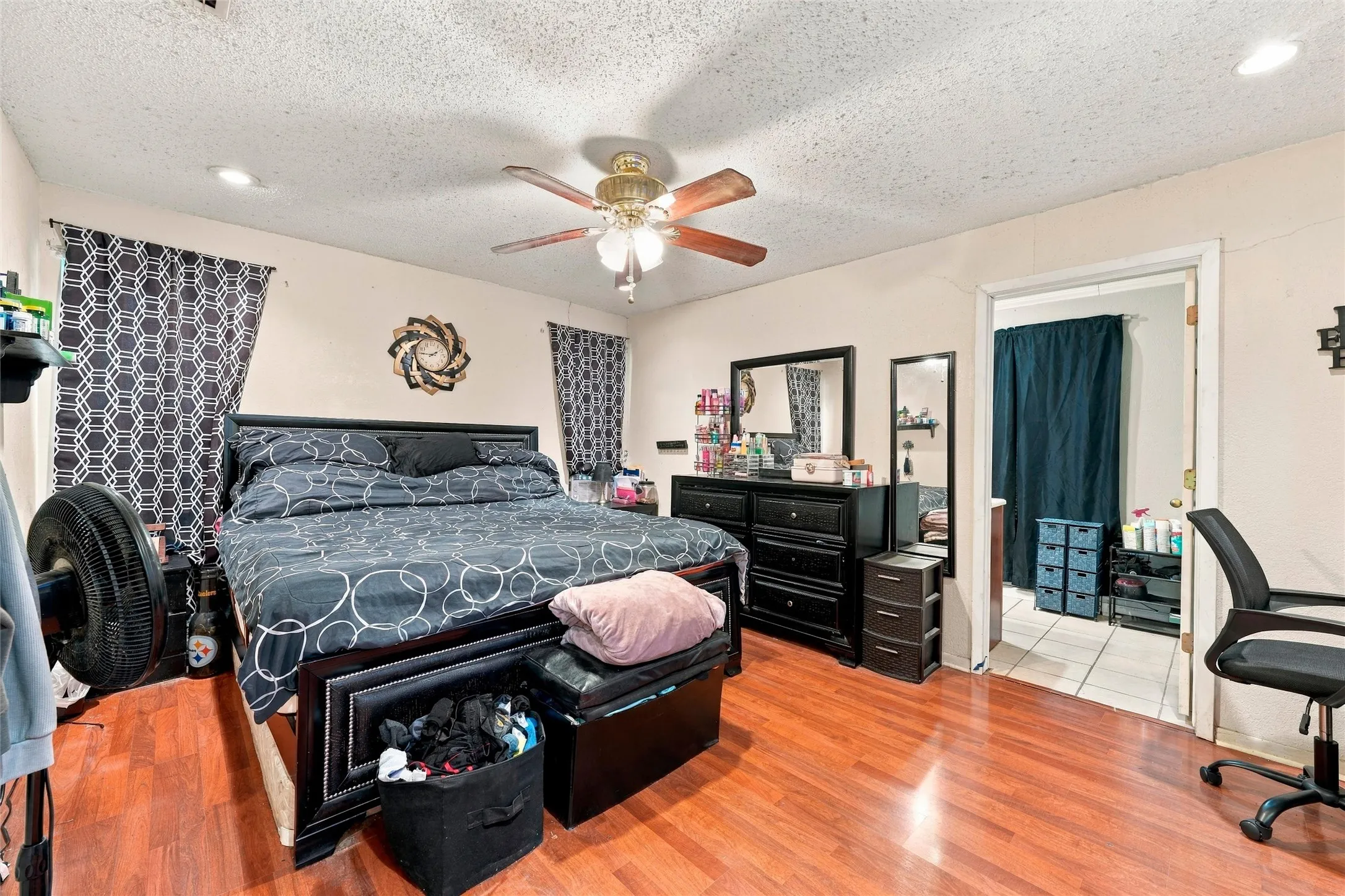 Single Family Residence For Sale in Mc Lennan County , 301 Brenda Drive, Hewitt, Texas 76643, 3 Bedroom, 2 Bathroom, 2 Garage spaces, 1,801 Sqft, built in 1977, mls#21403841, Real Estate Agent in Hewitt, Homes For Sale in Mc Lennan county, Homes For Sale in Hewitt, Realtor in Hewitt Texas, Real Estate Brokerage Independent Realty Texas, Luminita Cordes Realtor