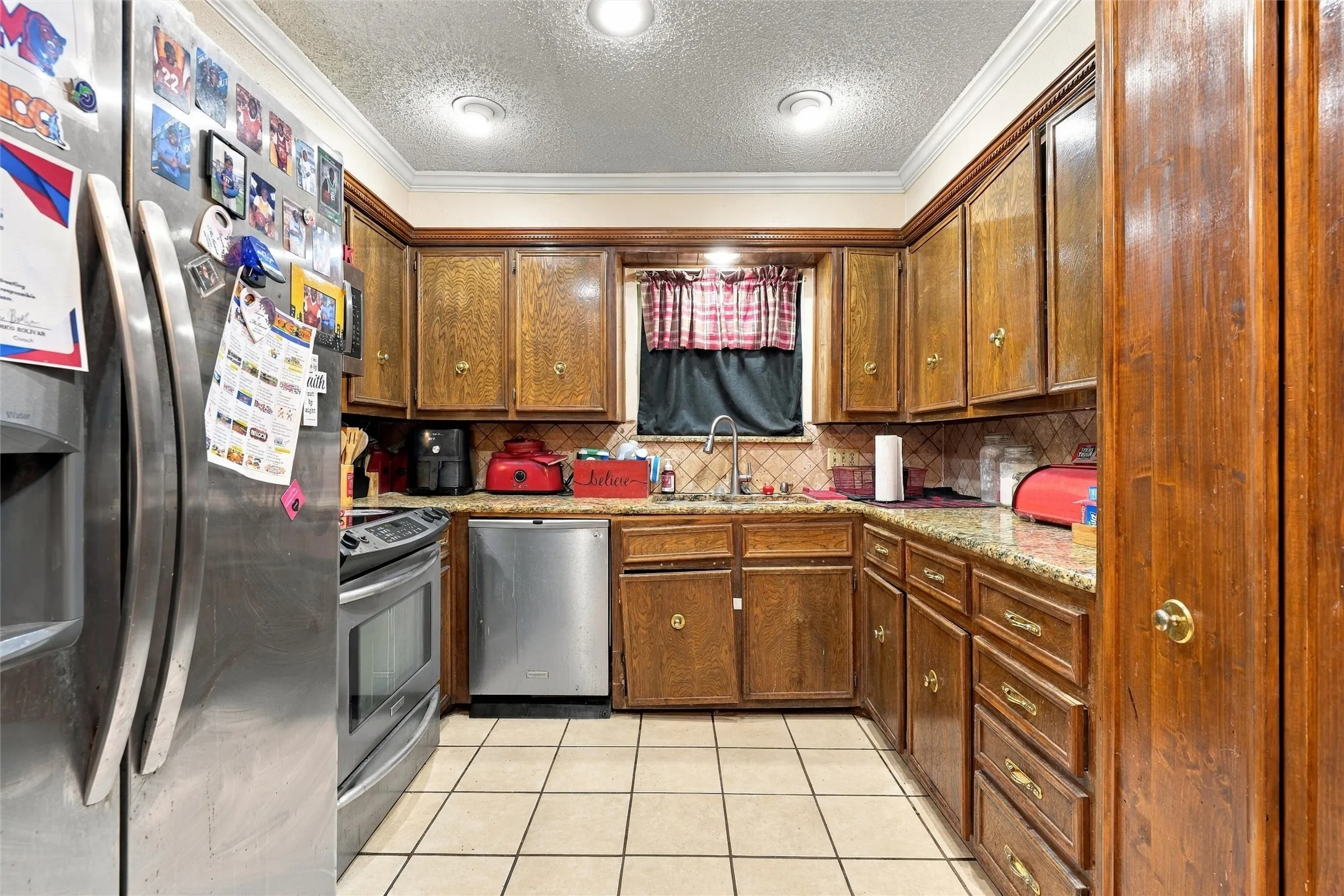 Single Family Residence For Sale in Mc Lennan County , 301 Brenda Drive, Hewitt, Texas 76643, 3 Bedroom, 2 Bathroom, 2 Garage spaces, 1,801 Sqft, built in 1977, mls#21403841, Real Estate Agent in Hewitt, Homes For Sale in Mc Lennan county, Homes For Sale in Hewitt, Realtor in Hewitt Texas, Real Estate Brokerage Independent Realty Texas, Luminita Cordes Realtor
