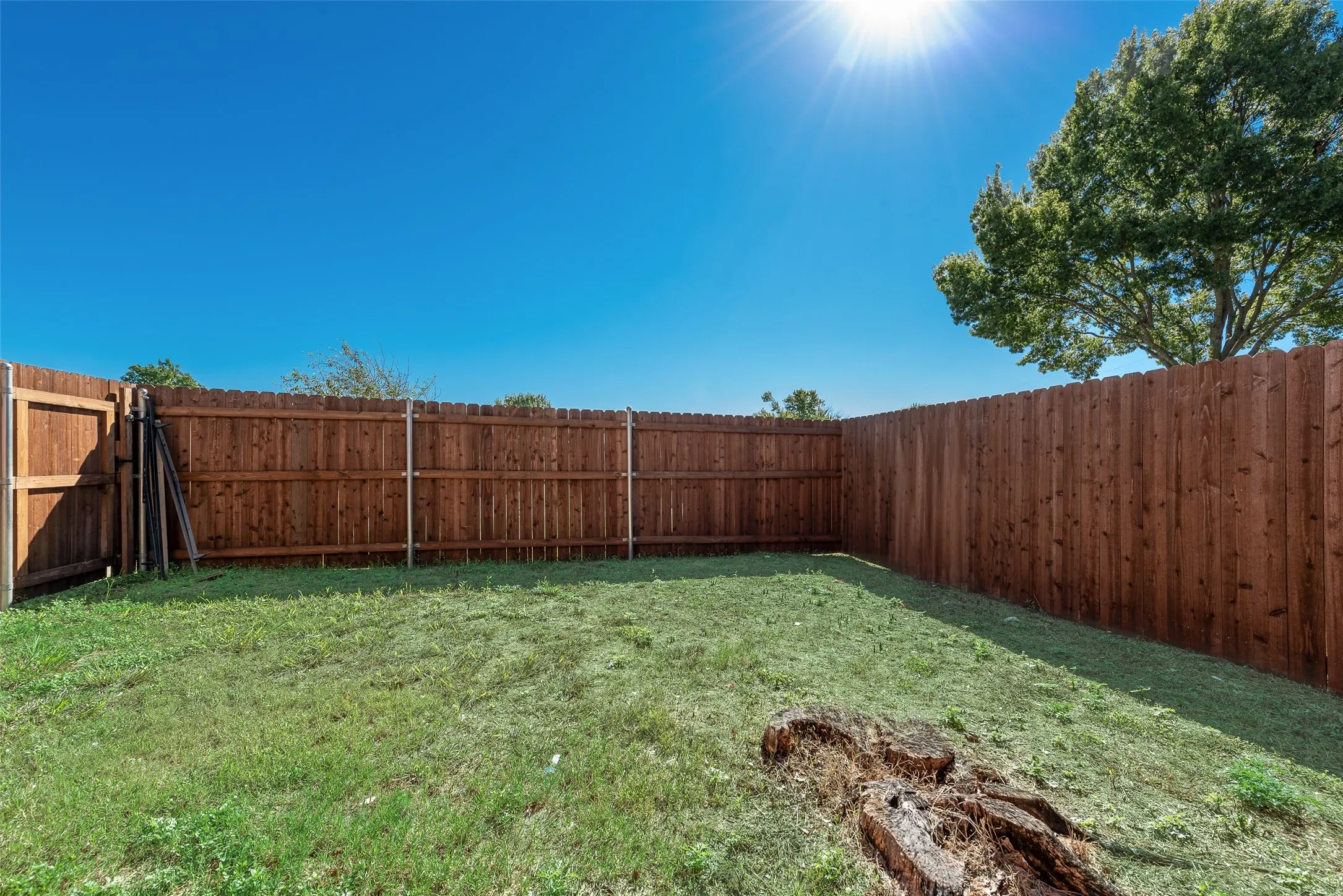Duplex For Rent in Dallas County , 914 wentwood Drive, De Soto, Texas 75115, 3 Bedroom, 3 Bathroom, 1 Garage spaces, 1,372 Sqft, built in 1985, mls#21407943, Real Estate Agent in De Soto, Homes For Rent in Dallas county, Homes For Rent in De Soto, Realtor in De Soto Texas, Real Estate Brokerage Independent Realty Texas, Luminita Cordes Realtor
