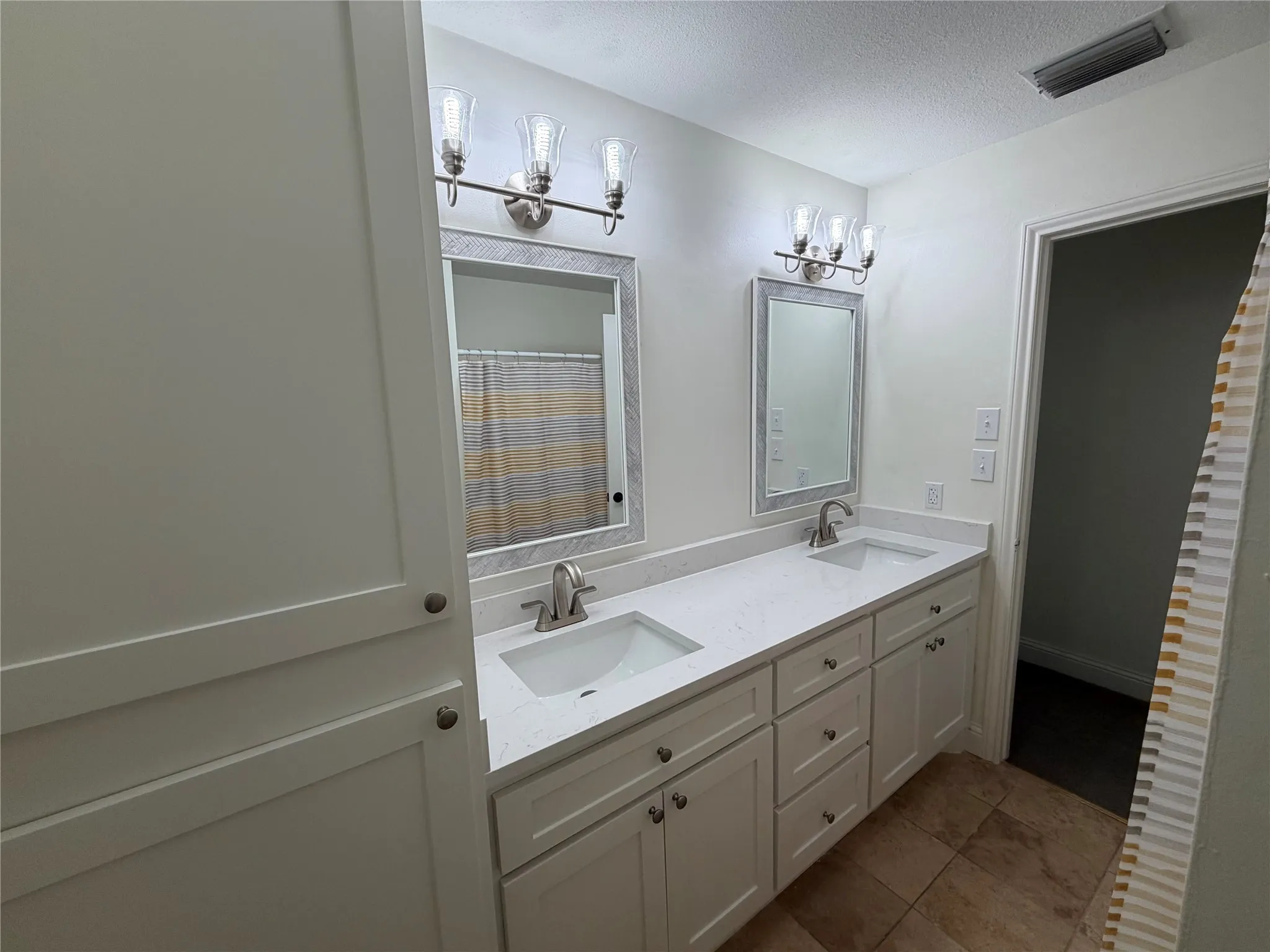 Secondary bathroom