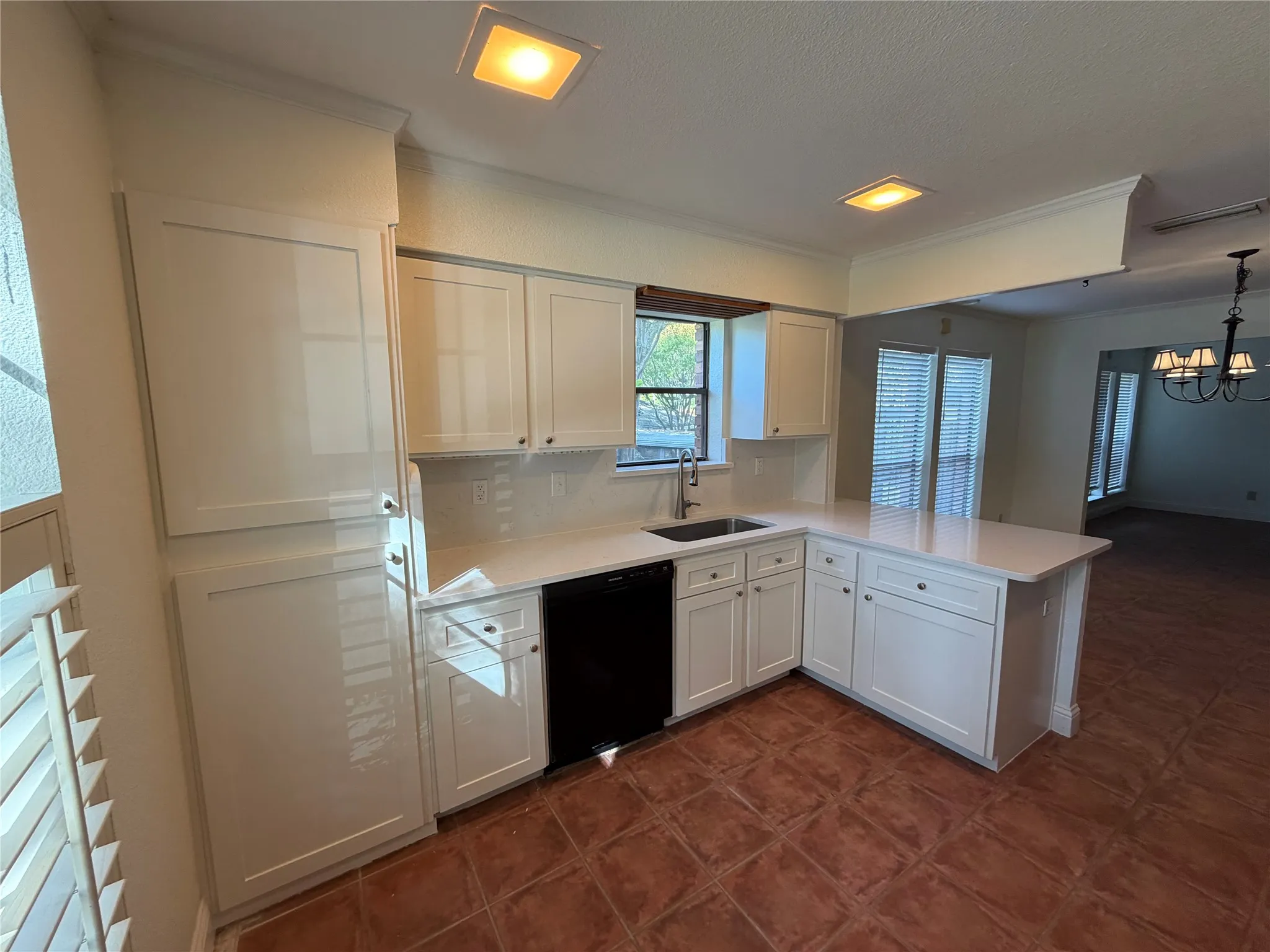 Duplex For Rent in Dallas County , 9229 Highedge Circle, Dallas, Texas 75238, 3 Bedroom, 3 Bathroom, 2 Garage spaces, 1,799 Sqft, built in 1985, mls#21408147, Real Estate Agent in Dallas, Homes For Rent in Dallas county, Homes For Rent in Dallas, Realtor in Dallas Texas, Real Estate Brokerage Independent Realty Texas, Luminita Cordes Realtor
