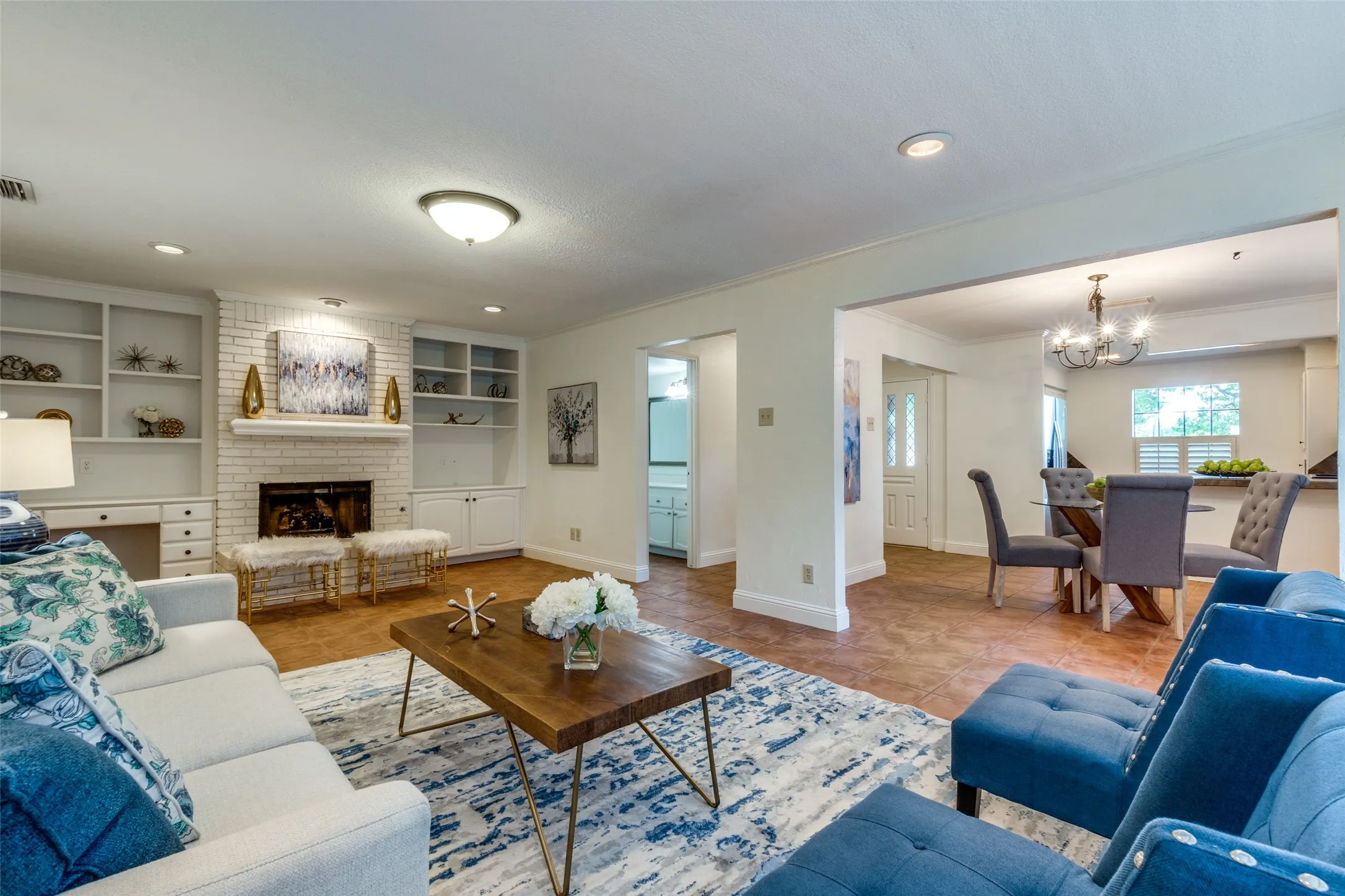 Duplex For Rent in Dallas County , 9229 Highedge Circle, Dallas, Texas 75238, 3 Bedroom, 3 Bathroom, 2 Garage spaces, 1,799 Sqft, built in 1985, mls#21408147, Real Estate Agent in Dallas, Homes For Rent in Dallas county, Homes For Rent in Dallas, Realtor in Dallas Texas, Real Estate Brokerage Independent Realty Texas, Luminita Cordes Realtor