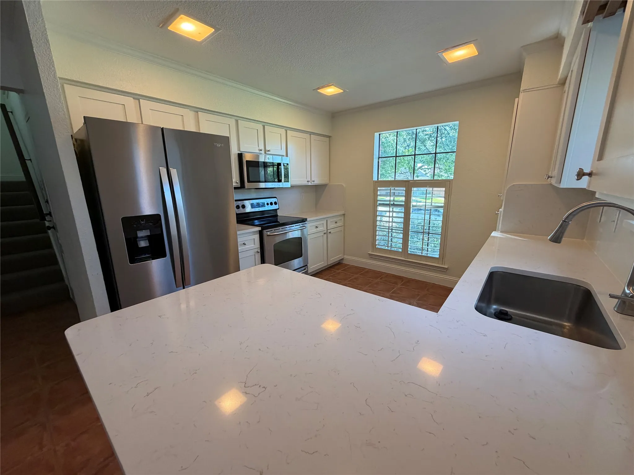 Duplex For Rent in Dallas County , 9229 Highedge Circle, Dallas, Texas 75238, 3 Bedroom, 3 Bathroom, 2 Garage spaces, 1,799 Sqft, built in 1985, mls#21408147, Real Estate Agent in Dallas, Homes For Rent in Dallas county, Homes For Rent in Dallas, Realtor in Dallas Texas, Real Estate Brokerage Independent Realty Texas, Luminita Cordes Realtor