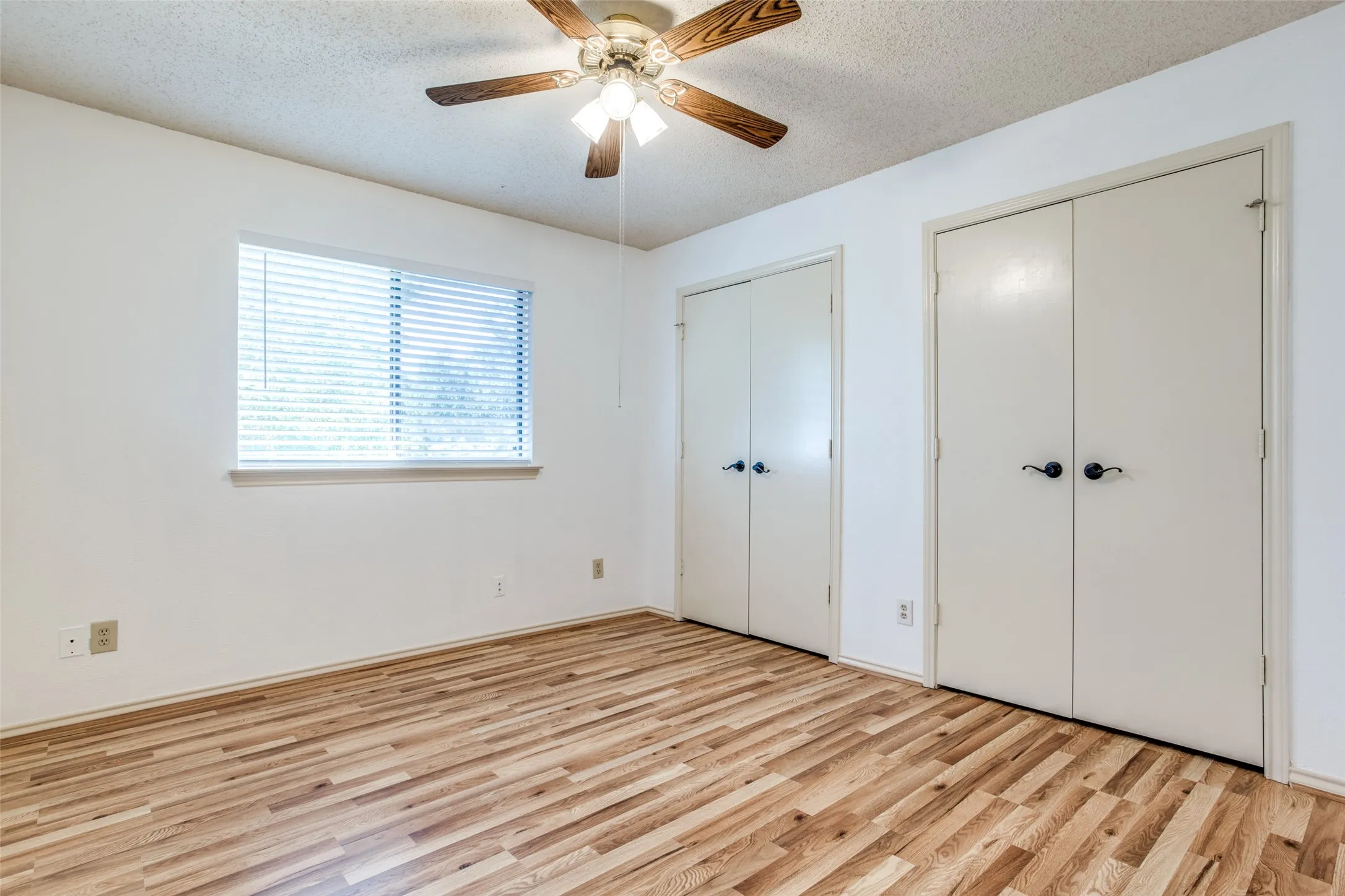 Duplex For Rent in Dallas County , 9229 Highedge Circle, Dallas, Texas 75238, 3 Bedroom, 3 Bathroom, 2 Garage spaces, 1,799 Sqft, built in 1985, mls#21408147, Real Estate Agent in Dallas, Homes For Rent in Dallas county, Homes For Rent in Dallas, Realtor in Dallas Texas, Real Estate Brokerage Independent Realty Texas, Luminita Cordes Realtor