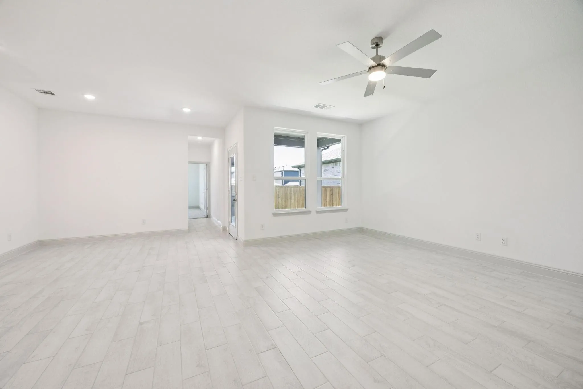 Single Family Residence For Rent in Collin County , 606 aroco Bend, Princeton, Texas 75407, 3 Bedroom, 3 Bathroom, 2 Garage spaces, 1,777 Sqft, built in 2025, mls#21409070, Real Estate Agent in Princeton, Homes For Rent in Collin county, Homes For Rent in Princeton, Realtor in Princeton Texas, Real Estate Brokerage Independent Realty Texas, Luminita Cordes Realtor