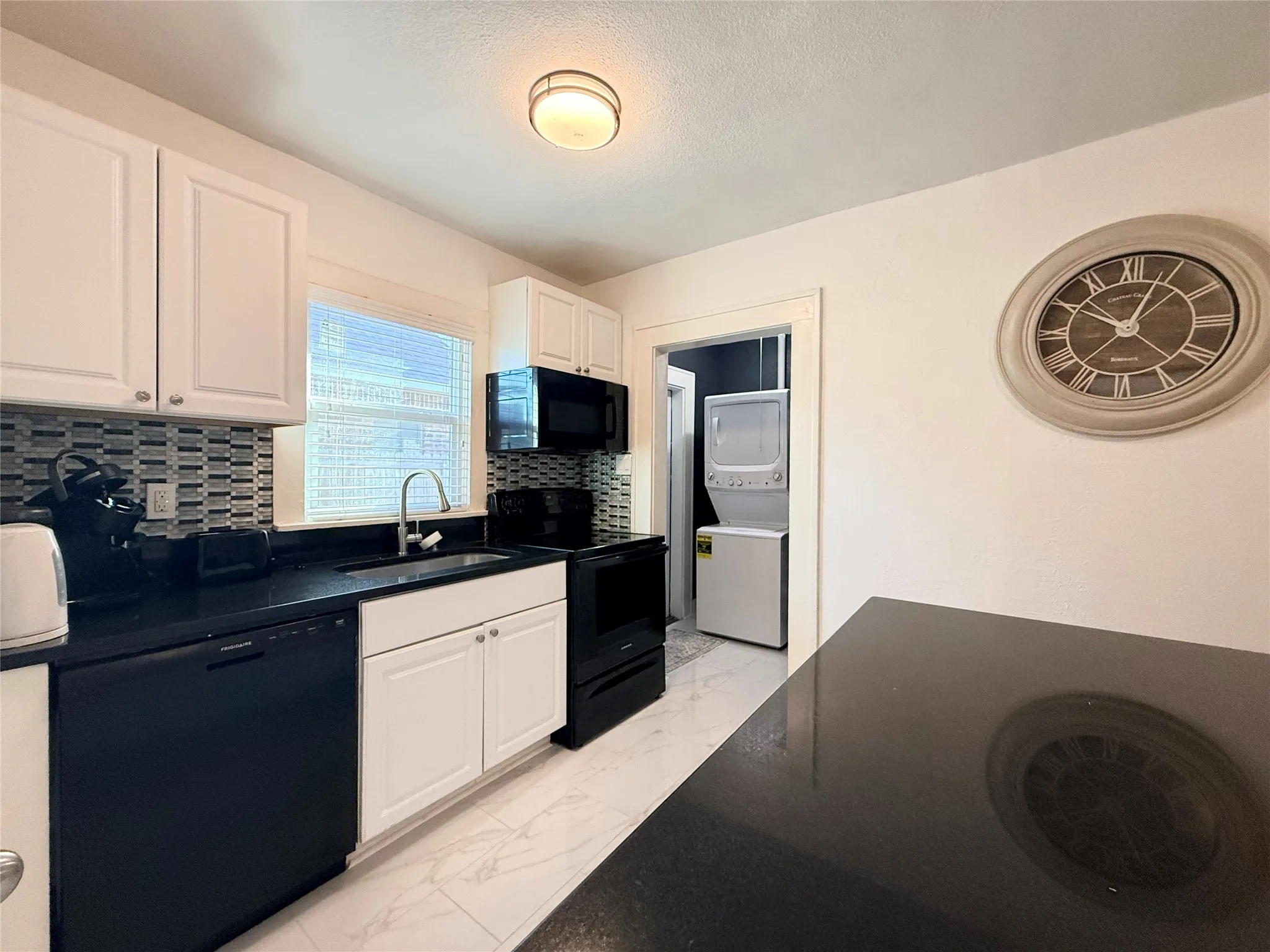 Duplex For Rent in Tarrant County , 3114 Frazier Avenue, Fort Worth, Texas 76110, 1 Bedroom, 1 Bathroom, Garage spaces, 775 Sqft, built in 1922, mls#21407474, Real Estate Agent in Fort Worth, Homes For Rent in Tarrant county, Homes For Rent in Fort Worth, Realtor in Fort Worth Texas, Real Estate Brokerage Independent Realty Texas, Luminita Cordes Realtor