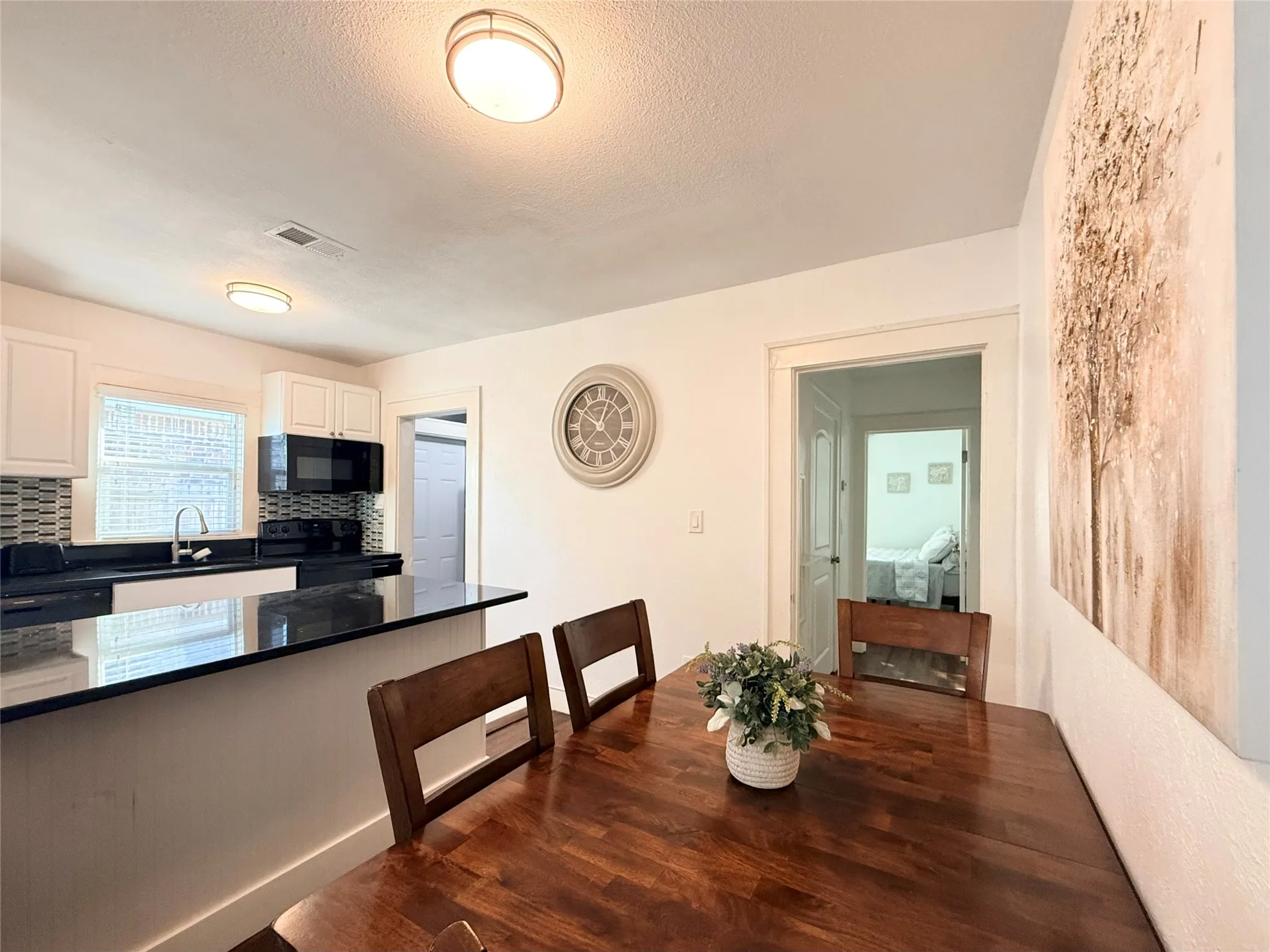 Duplex For Rent in Tarrant County , 3114 Frazier Avenue, Fort Worth, Texas 76110, 1 Bedroom, 1 Bathroom, Garage spaces, 775 Sqft, built in 1922, mls#21407474, Real Estate Agent in Fort Worth, Homes For Rent in Tarrant county, Homes For Rent in Fort Worth, Realtor in Fort Worth Texas, Real Estate Brokerage Independent Realty Texas, Luminita Cordes Realtor