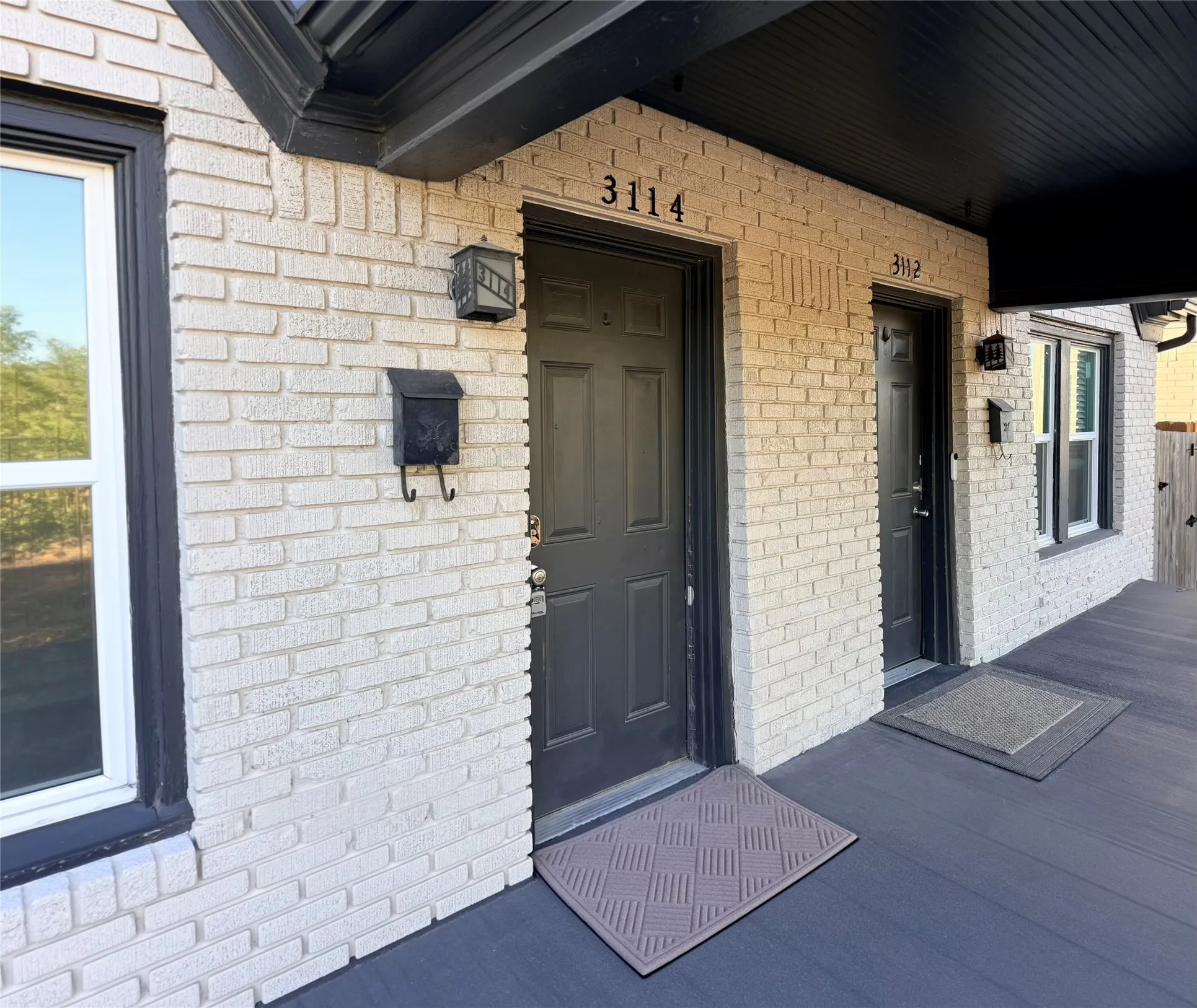 Duplex For Rent in Tarrant County , 3114 Frazier Avenue, Fort Worth, Texas 76110, 1 Bedroom, 1 Bathroom, Garage spaces, 775 Sqft, built in 1922, mls#21407474, Real Estate Agent in Fort Worth, Homes For Rent in Tarrant county, Homes For Rent in Fort Worth, Realtor in Fort Worth Texas, Real Estate Brokerage Independent Realty Texas, Luminita Cordes Realtor