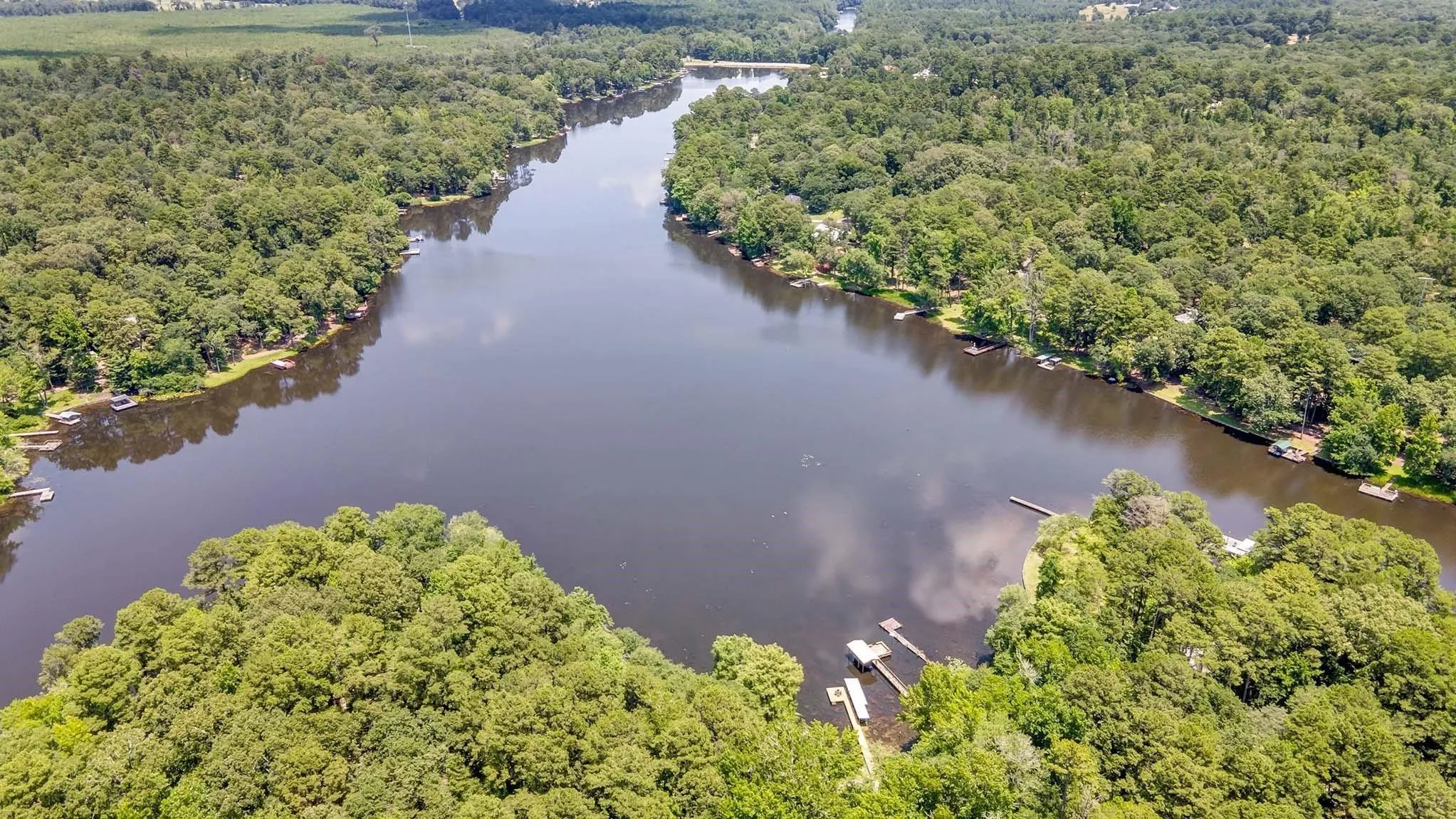 Single Family Residence For Sale in Wood County , 517 Private Road 7908, Hawkins, Texas 75765, 2 Bedroom, 2 Bathroom, Garage spaces, 1,440 Sqft, built in 1967, mls#21409049, Real Estate Agent in Hawkins, Homes For Sale in Wood county, Homes For Sale in Hawkins, Realtor in Hawkins Texas, Real Estate Brokerage Independent Realty Texas, Luminita Cordes Realtor