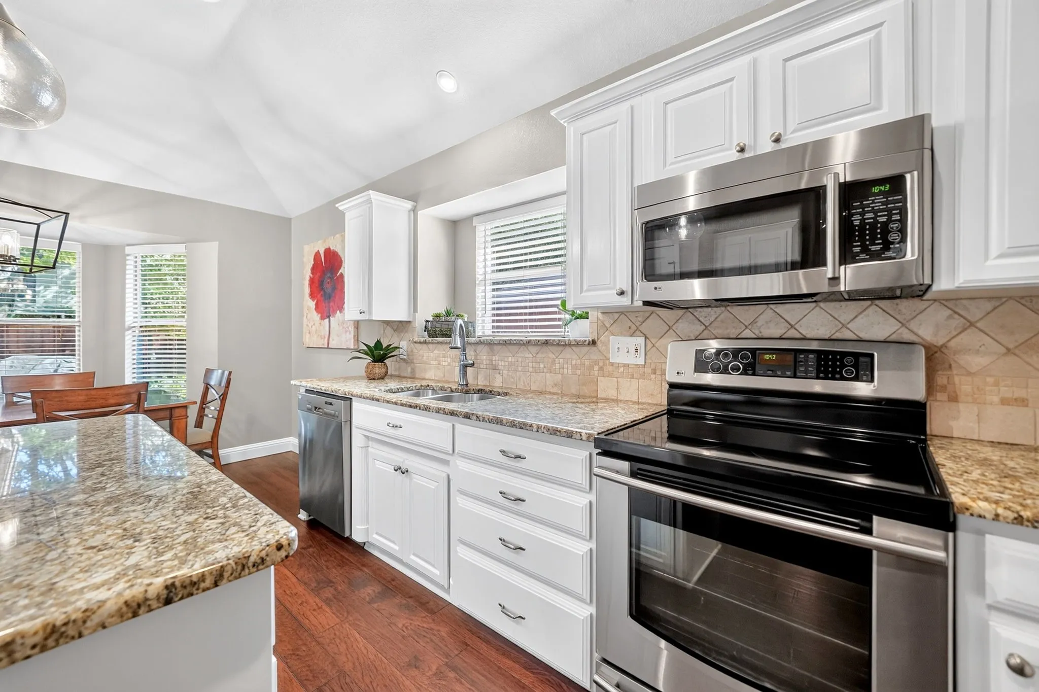 Single Family Residence For Sale in Tarrant County , 3625 Kodiak Court, Fort Worth, Texas 76137, 4 Bedroom, 4 Bathroom, 2 Garage spaces, 2,240 Sqft, built in 1995, mls#21408903, Real Estate Agent in Fort Worth, Homes For Sale in Tarrant county, Homes For Sale in Fort Worth, Realtor in Fort Worth Texas, Real Estate Brokerage Independent Realty Texas, Luminita Cordes Realtor