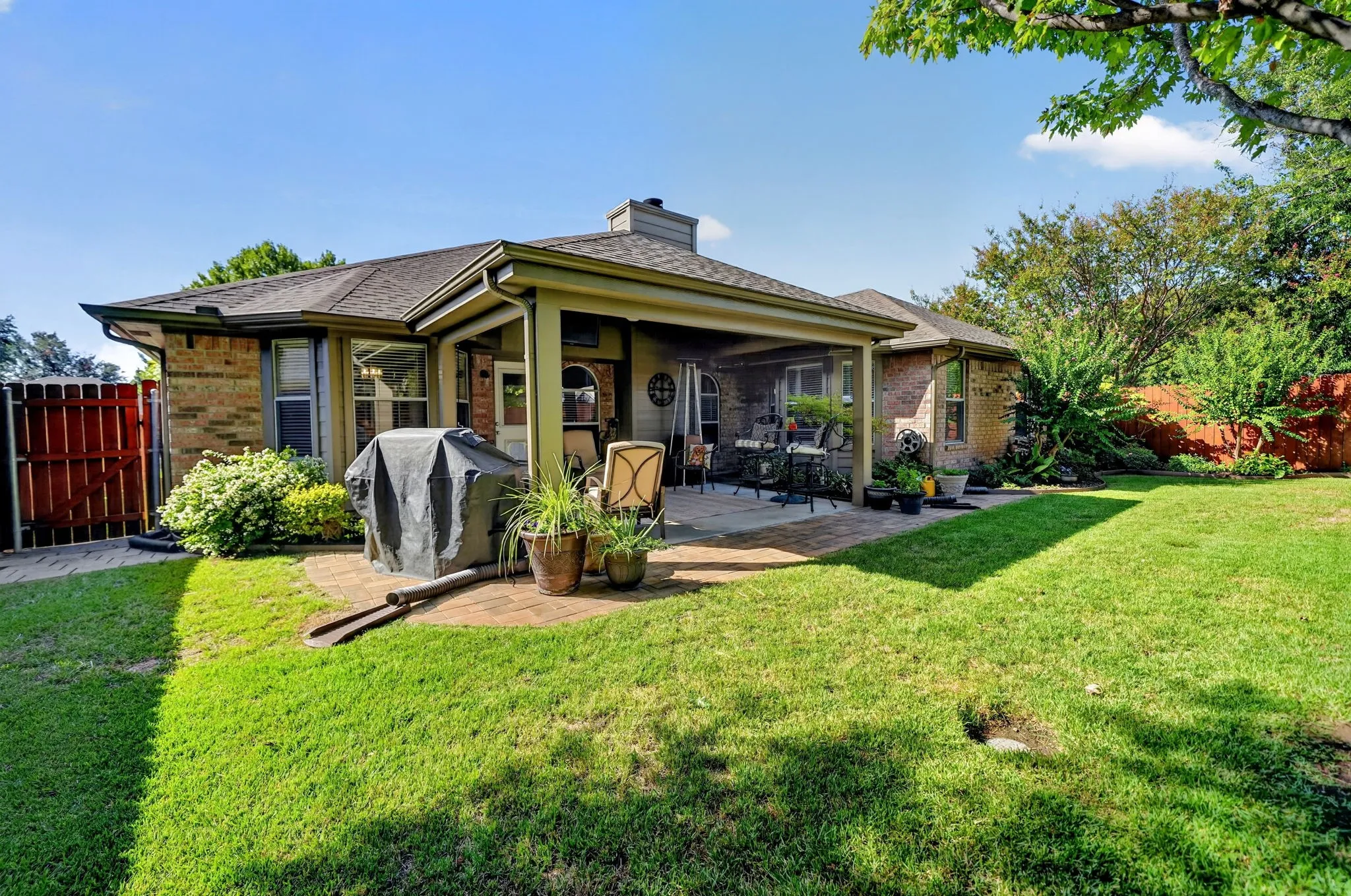 Single Family Residence For Sale in Tarrant County , 3625 Kodiak Court, Fort Worth, Texas 76137, 4 Bedroom, 4 Bathroom, 2 Garage spaces, 2,240 Sqft, built in 1995, mls#21408903, Real Estate Agent in Fort Worth, Homes For Sale in Tarrant county, Homes For Sale in Fort Worth, Realtor in Fort Worth Texas, Real Estate Brokerage Independent Realty Texas, Luminita Cordes Realtor