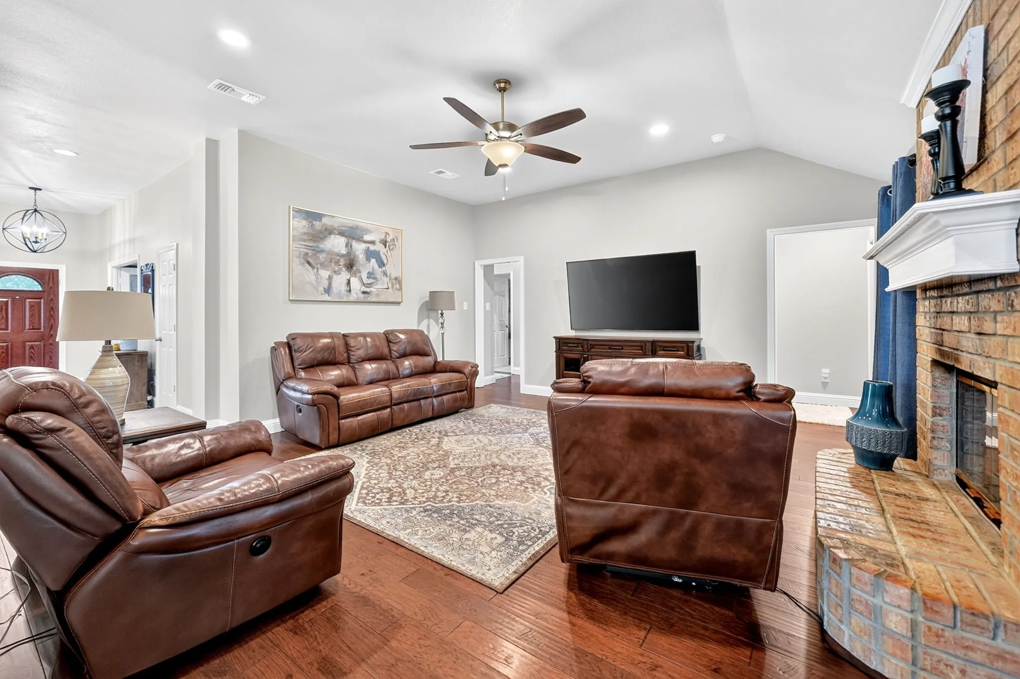 Single Family Residence For Sale in Tarrant County , 3625 Kodiak Court, Fort Worth, Texas 76137, 4 Bedroom, 4 Bathroom, 2 Garage spaces, 2,240 Sqft, built in 1995, mls#21408903, Real Estate Agent in Fort Worth, Homes For Sale in Tarrant county, Homes For Sale in Fort Worth, Realtor in Fort Worth Texas, Real Estate Brokerage Independent Realty Texas, Luminita Cordes Realtor