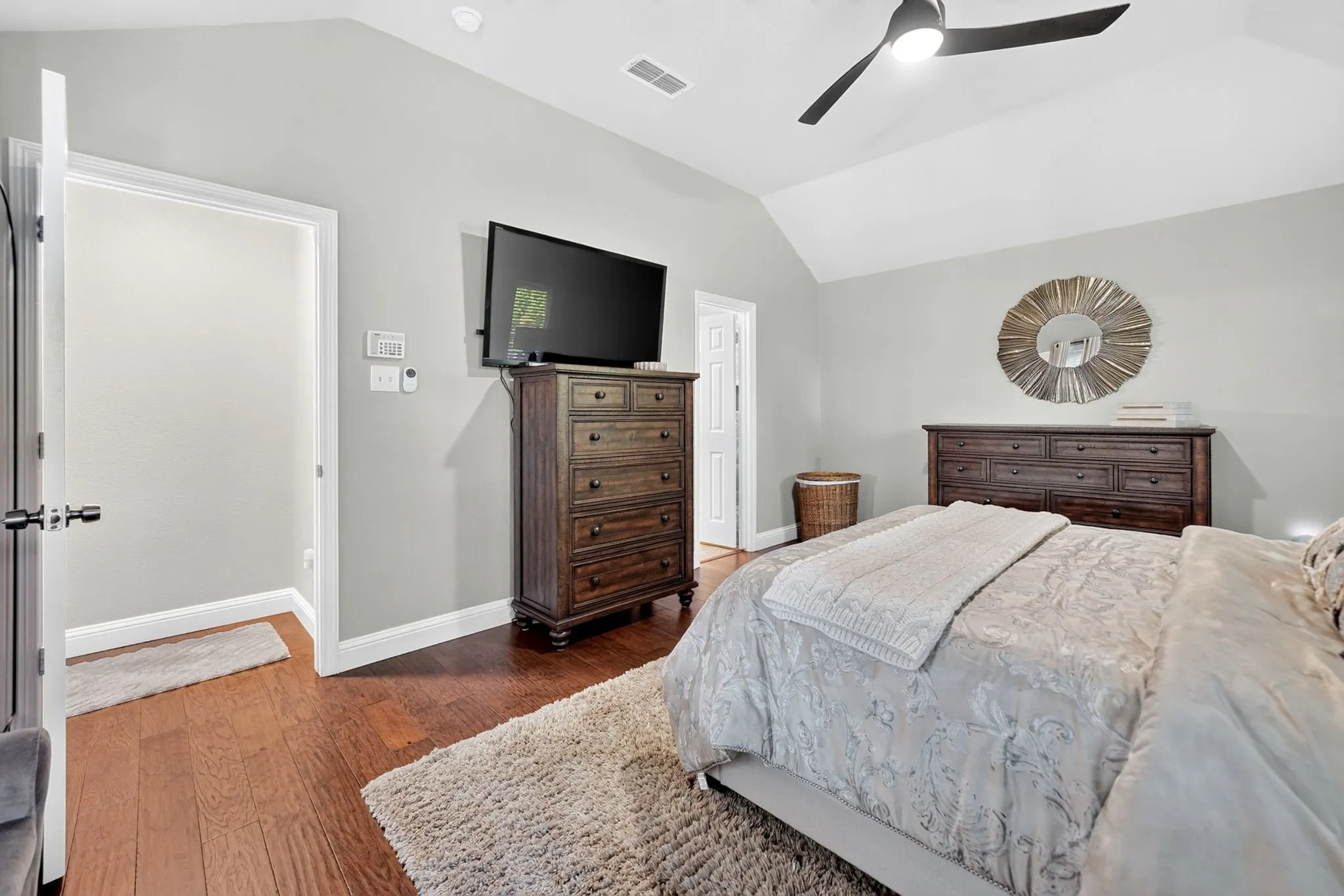 Single Family Residence For Sale in Tarrant County , 3625 Kodiak Court, Fort Worth, Texas 76137, 4 Bedroom, 4 Bathroom, 2 Garage spaces, 2,240 Sqft, built in 1995, mls#21408903, Real Estate Agent in Fort Worth, Homes For Sale in Tarrant county, Homes For Sale in Fort Worth, Realtor in Fort Worth Texas, Real Estate Brokerage Independent Realty Texas, Luminita Cordes Realtor