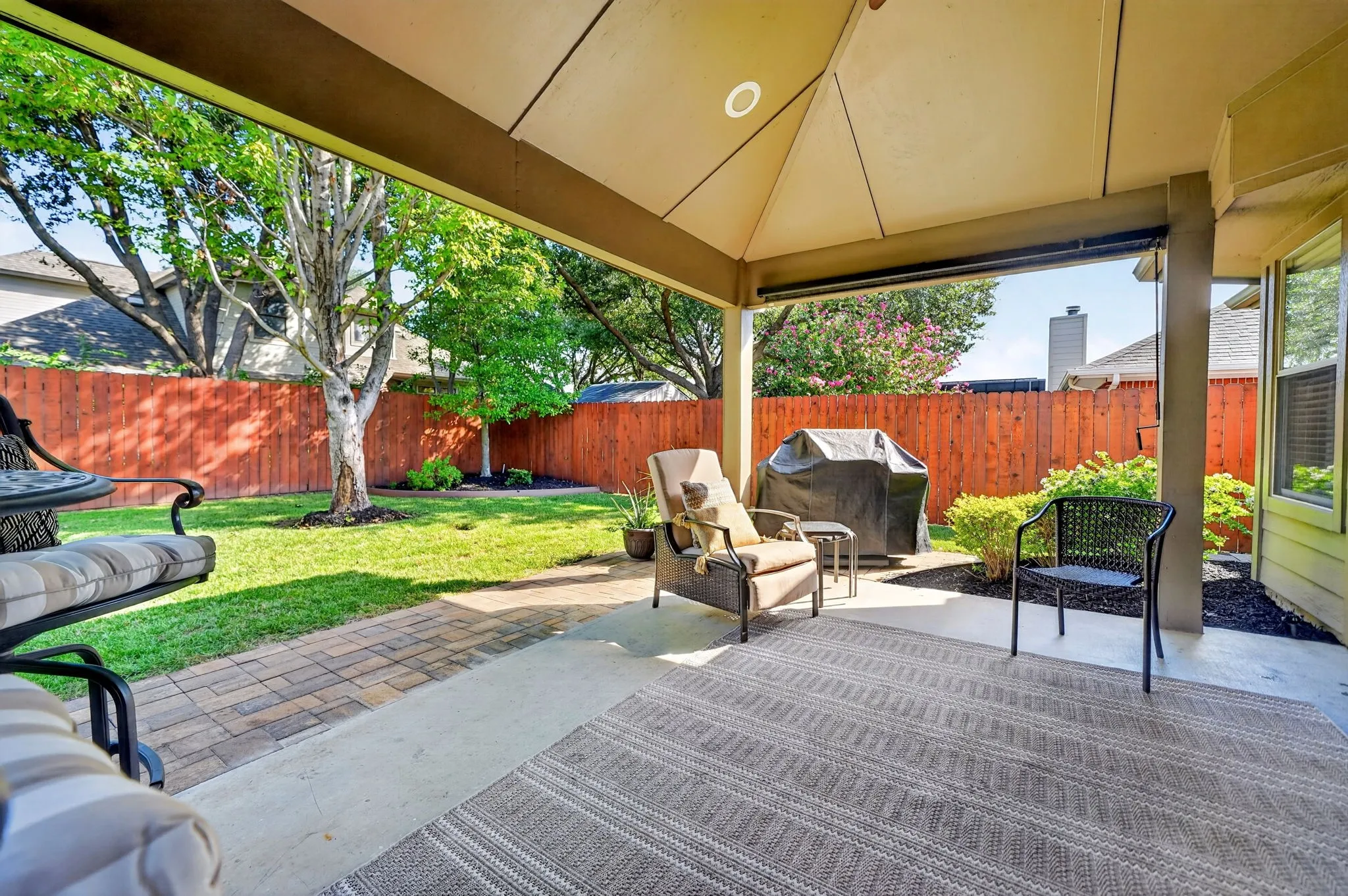 Single Family Residence For Sale in Tarrant County , 3625 Kodiak Court, Fort Worth, Texas 76137, 4 Bedroom, 4 Bathroom, 2 Garage spaces, 2,240 Sqft, built in 1995, mls#21408903, Real Estate Agent in Fort Worth, Homes For Sale in Tarrant county, Homes For Sale in Fort Worth, Realtor in Fort Worth Texas, Real Estate Brokerage Independent Realty Texas, Luminita Cordes Realtor