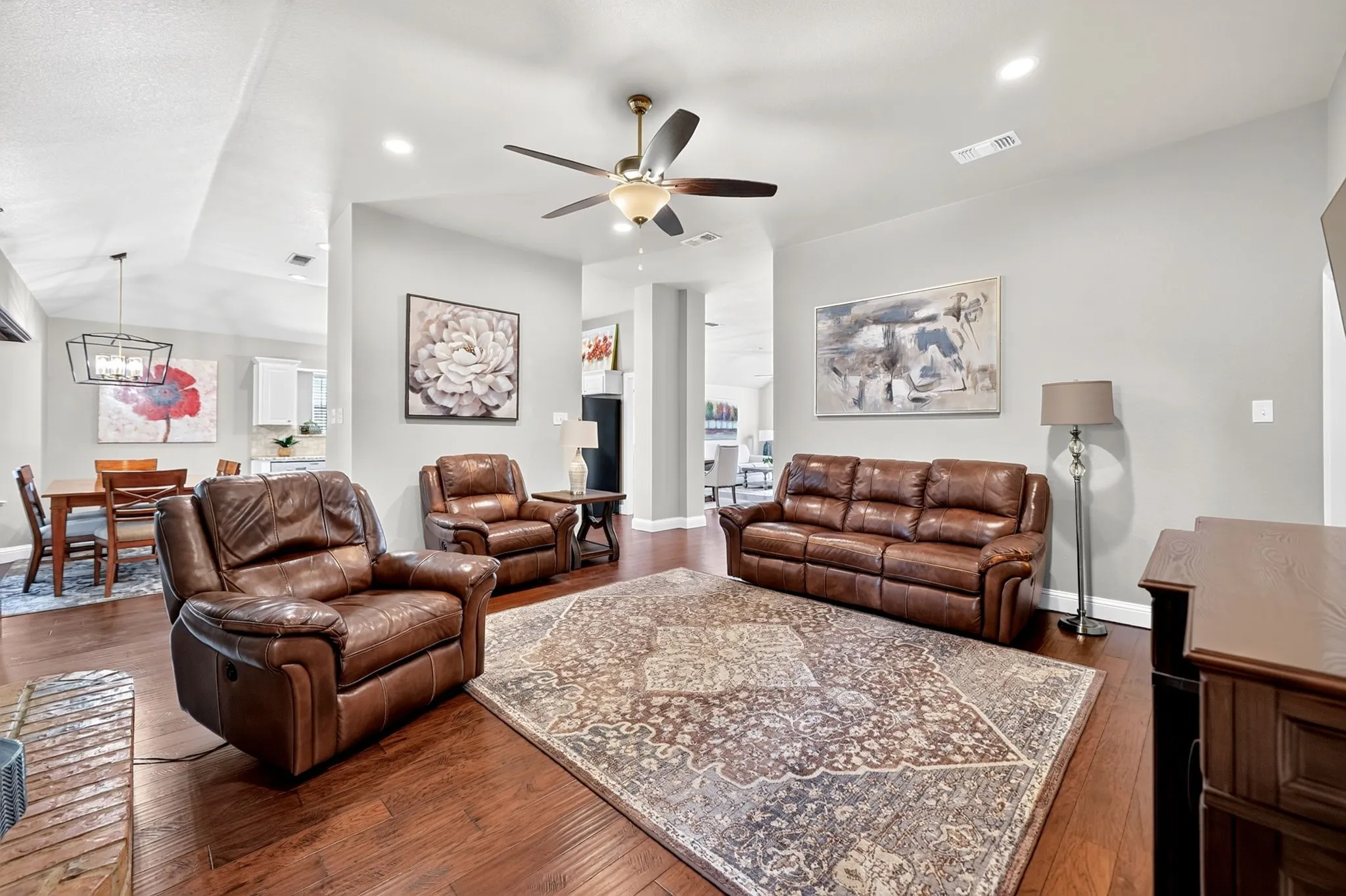 Single Family Residence For Sale in Tarrant County , 3625 Kodiak Court, Fort Worth, Texas 76137, 4 Bedroom, 4 Bathroom, 2 Garage spaces, 2,240 Sqft, built in 1995, mls#21408903, Real Estate Agent in Fort Worth, Homes For Sale in Tarrant county, Homes For Sale in Fort Worth, Realtor in Fort Worth Texas, Real Estate Brokerage Independent Realty Texas, Luminita Cordes Realtor