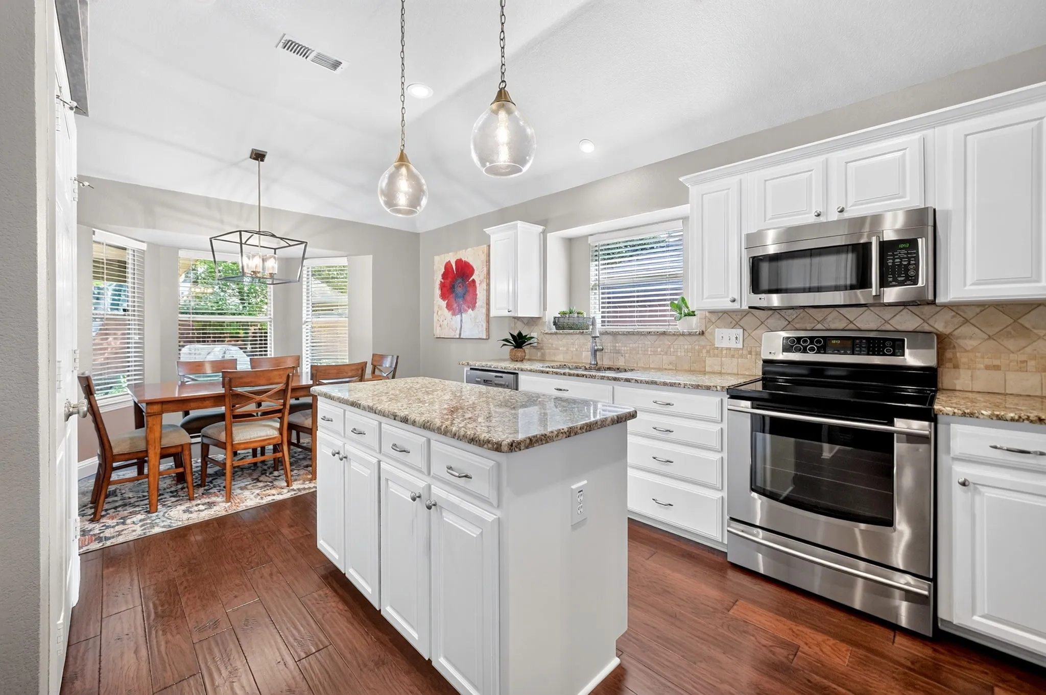 Single Family Residence For Sale in Tarrant County , 3625 Kodiak Court, Fort Worth, Texas 76137, 4 Bedroom, 4 Bathroom, 2 Garage spaces, 2,240 Sqft, built in 1995, mls#21408903, Real Estate Agent in Fort Worth, Homes For Sale in Tarrant county, Homes For Sale in Fort Worth, Realtor in Fort Worth Texas, Real Estate Brokerage Independent Realty Texas, Luminita Cordes Realtor