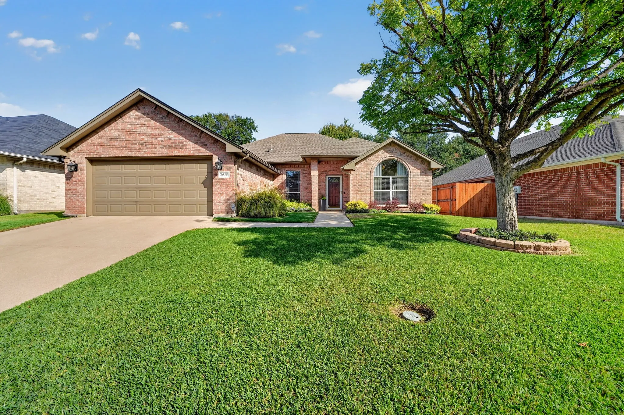 Single Family Residence For Sale in Tarrant County , 3625 Kodiak Court, Fort Worth, Texas 76137, 4 Bedroom, 4 Bathroom, 2 Garage spaces, 2,240 Sqft, built in 1995, mls#21408903, Real Estate Agent in Fort Worth, Homes For Sale in Tarrant county, Homes For Sale in Fort Worth, Realtor in Fort Worth Texas, Real Estate Brokerage Independent Realty Texas, Luminita Cordes Realtor