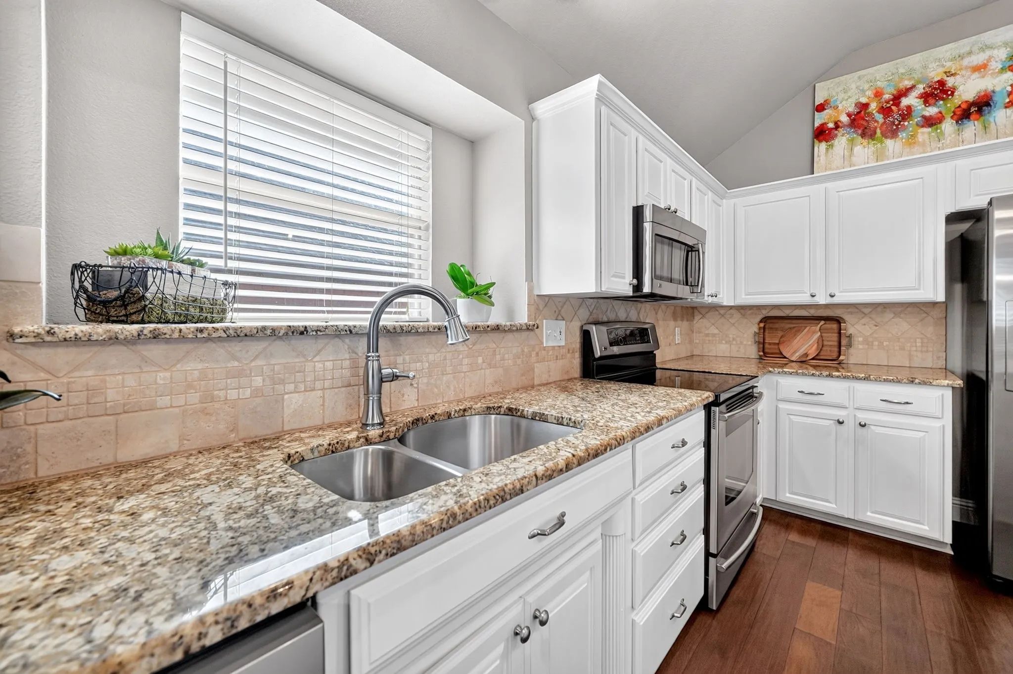 Single Family Residence For Sale in Tarrant County , 3625 Kodiak Court, Fort Worth, Texas 76137, 4 Bedroom, 4 Bathroom, 2 Garage spaces, 2,240 Sqft, built in 1995, mls#21408903, Real Estate Agent in Fort Worth, Homes For Sale in Tarrant county, Homes For Sale in Fort Worth, Realtor in Fort Worth Texas, Real Estate Brokerage Independent Realty Texas, Luminita Cordes Realtor