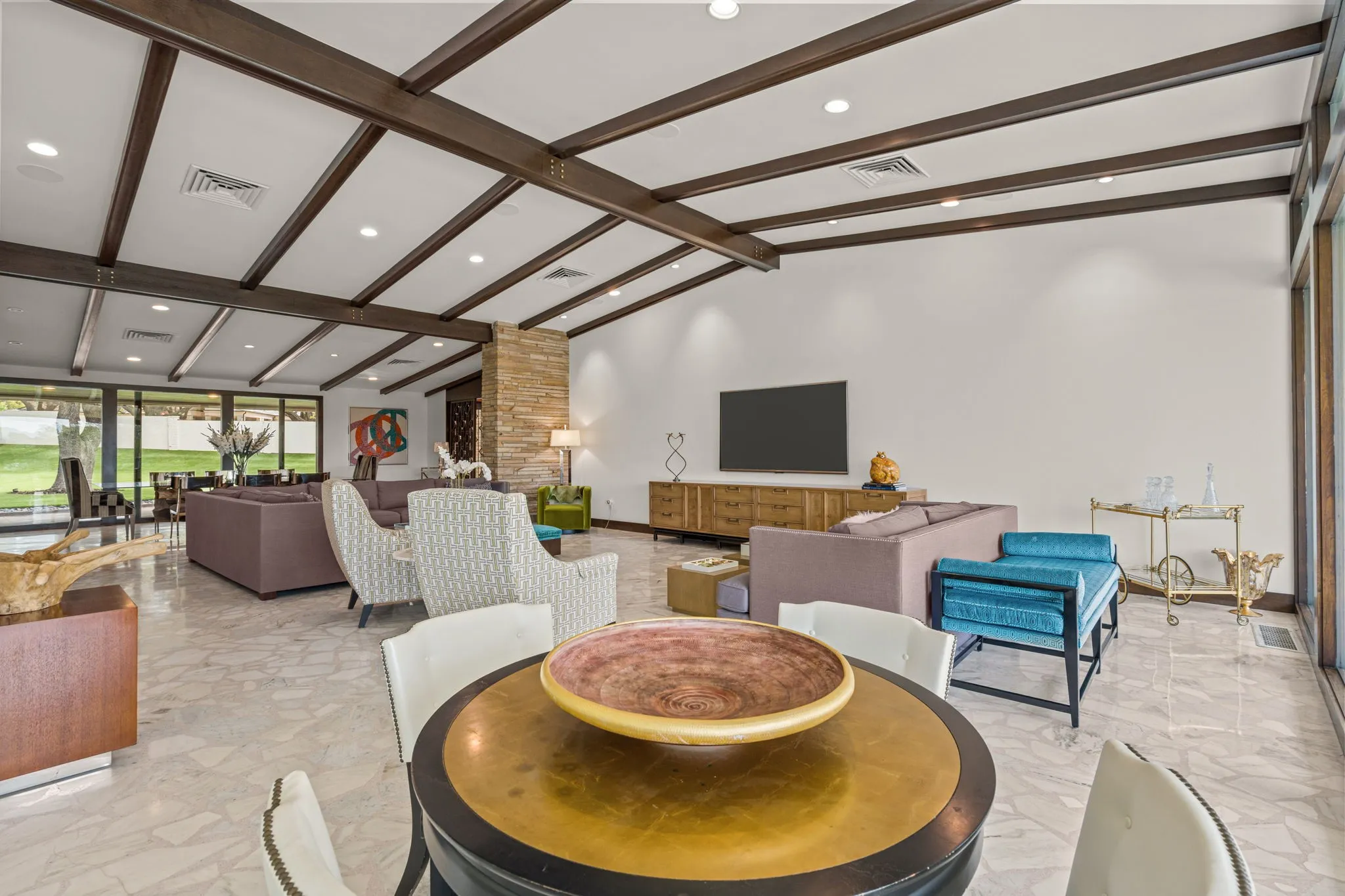 Single Family Residence For Sale in Tarrant County , 4400 Ridgehaven Road, Fort Worth, Texas 76116, 4 Bedroom, 7 Bathroom, Garage spaces, 7,032 Sqft, built in 1952, mls#21409067, Real Estate Agent in Fort Worth, Homes For Sale in Tarrant county, Homes For Sale in Fort Worth, Realtor in Fort Worth Texas, Real Estate Brokerage Independent Realty Texas, Luminita Cordes Realtor