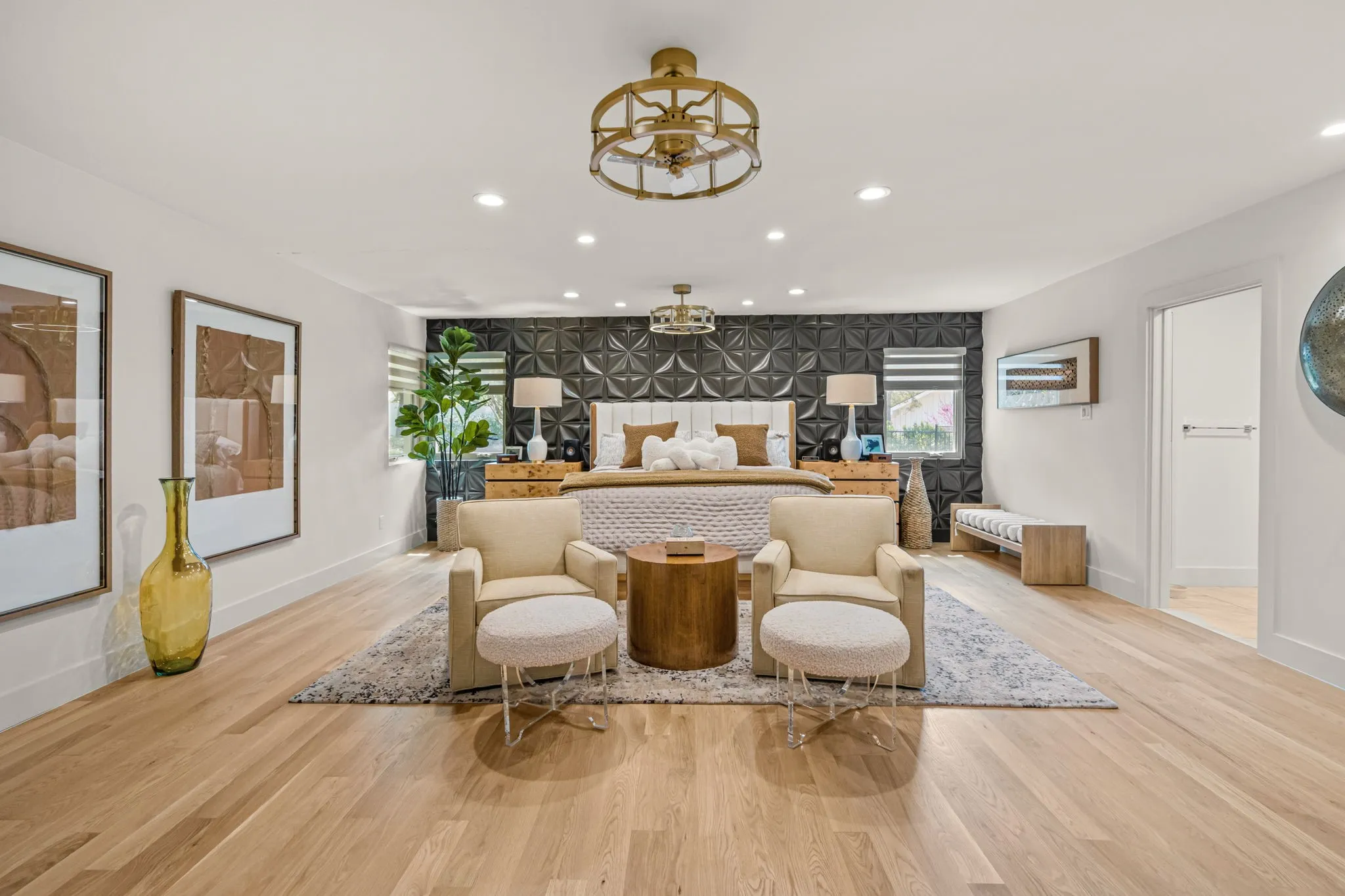 Single Family Residence For Sale in Tarrant County , 4400 Ridgehaven Road, Fort Worth, Texas 76116, 4 Bedroom, 7 Bathroom, Garage spaces, 7,032 Sqft, built in 1952, mls#21409067, Real Estate Agent in Fort Worth, Homes For Sale in Tarrant county, Homes For Sale in Fort Worth, Realtor in Fort Worth Texas, Real Estate Brokerage Independent Realty Texas, Luminita Cordes Realtor
