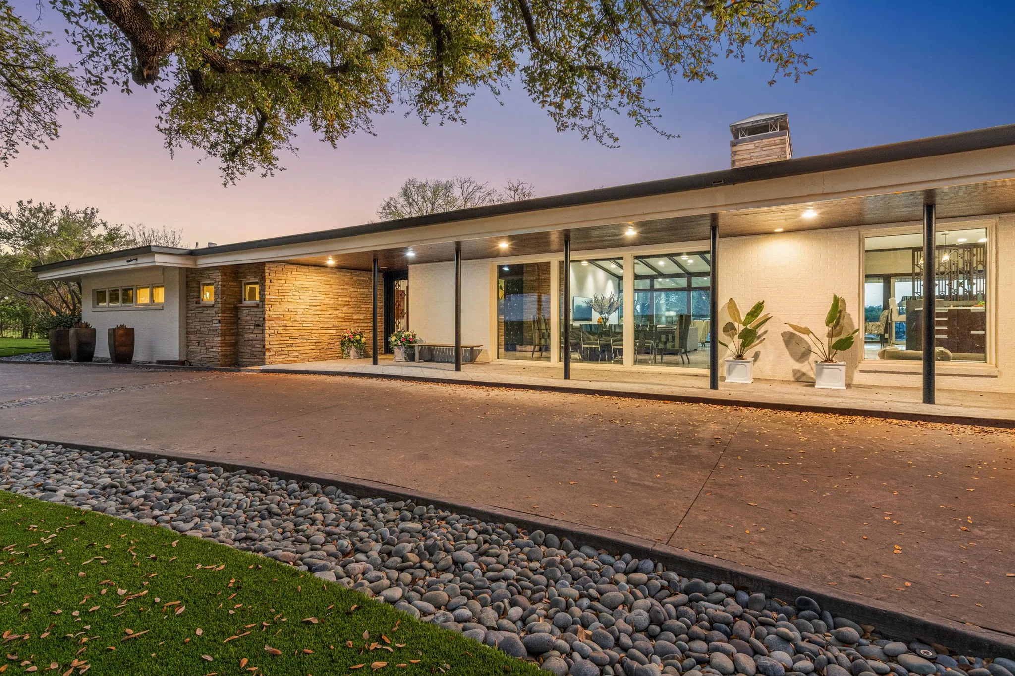 Single Family Residence For Sale in Tarrant County , 4400 Ridgehaven Road, Fort Worth, Texas 76116, 4 Bedroom, 7 Bathroom, Garage spaces, 7,032 Sqft, built in 1952, mls#21409067, Real Estate Agent in Fort Worth, Homes For Sale in Tarrant county, Homes For Sale in Fort Worth, Realtor in Fort Worth Texas, Real Estate Brokerage Independent Realty Texas, Luminita Cordes Realtor