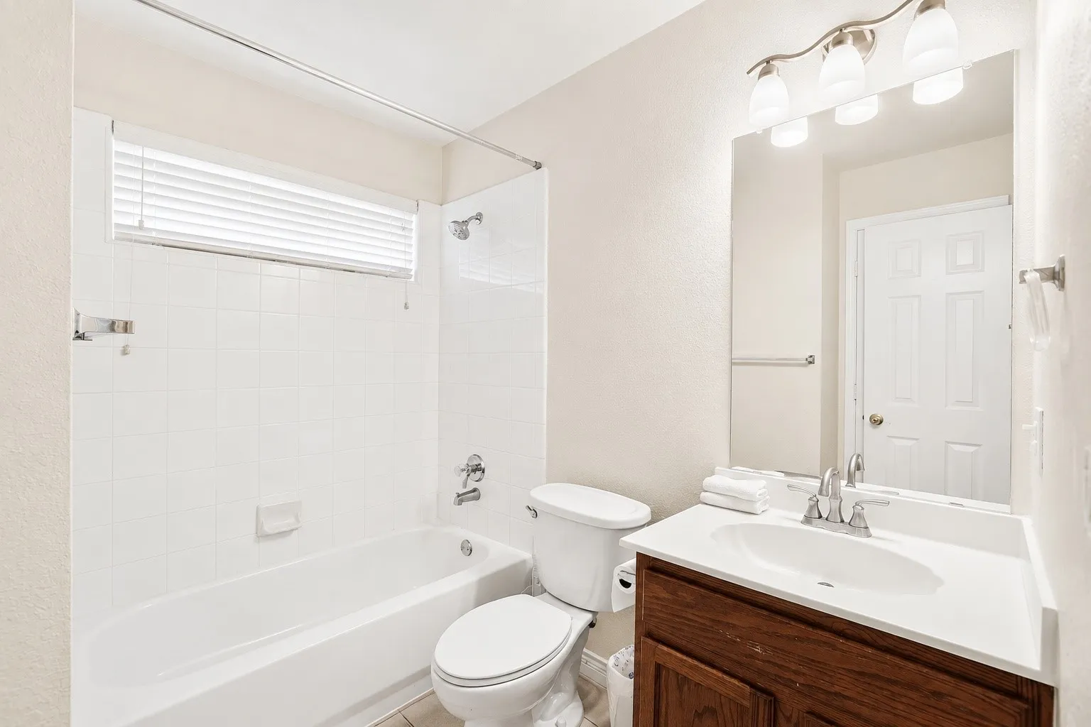 Single Family Residence For Rent in Collin County , 2405 Grimsby Court, Plano, Texas 75025, 4 Bedroom, 3 Bathroom, 2 Garage spaces, 2,297 Sqft, built in 1996, mls#21409082, Real Estate Agent in Plano, Homes For Rent in Collin county, Homes For Rent in Plano, Realtor in Plano Texas, Real Estate Brokerage Independent Realty Texas, Luminita Cordes Realtor