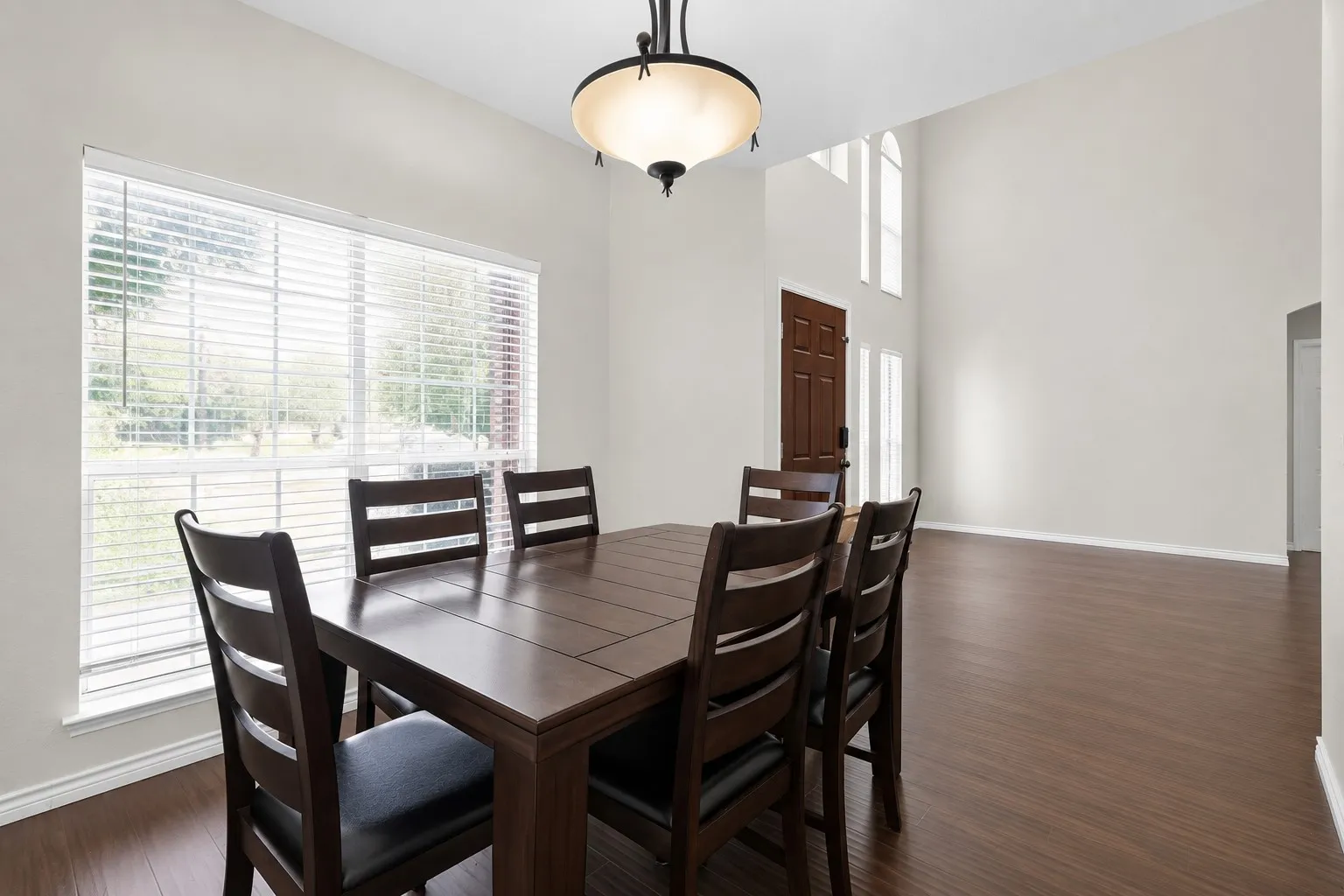 Single Family Residence For Rent in Collin County , 2405 Grimsby Court, Plano, Texas 75025, 4 Bedroom, 3 Bathroom, 2 Garage spaces, 2,297 Sqft, built in 1996, mls#21409082, Real Estate Agent in Plano, Homes For Rent in Collin county, Homes For Rent in Plano, Realtor in Plano Texas, Real Estate Brokerage Independent Realty Texas, Luminita Cordes Realtor