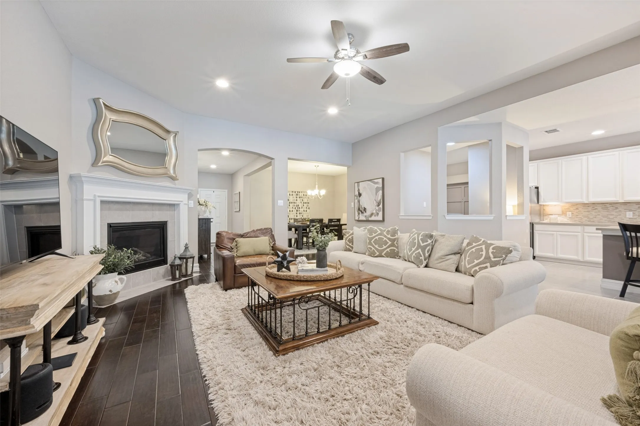 Single Family Residence For Sale in Denton County , 1140 Parkdale Drive, Northlake, Texas 76226, 4 Bedroom, 3 Bathroom, 2 Garage spaces, 3,341 Sqft, built in 2016, mls#21407229, Real Estate Agent in Northlake, Homes For Sale in Denton county, Homes For Sale in Northlake, Realtor in Northlake Texas, Real Estate Brokerage Independent Realty Texas, Luminita Cordes Realtor